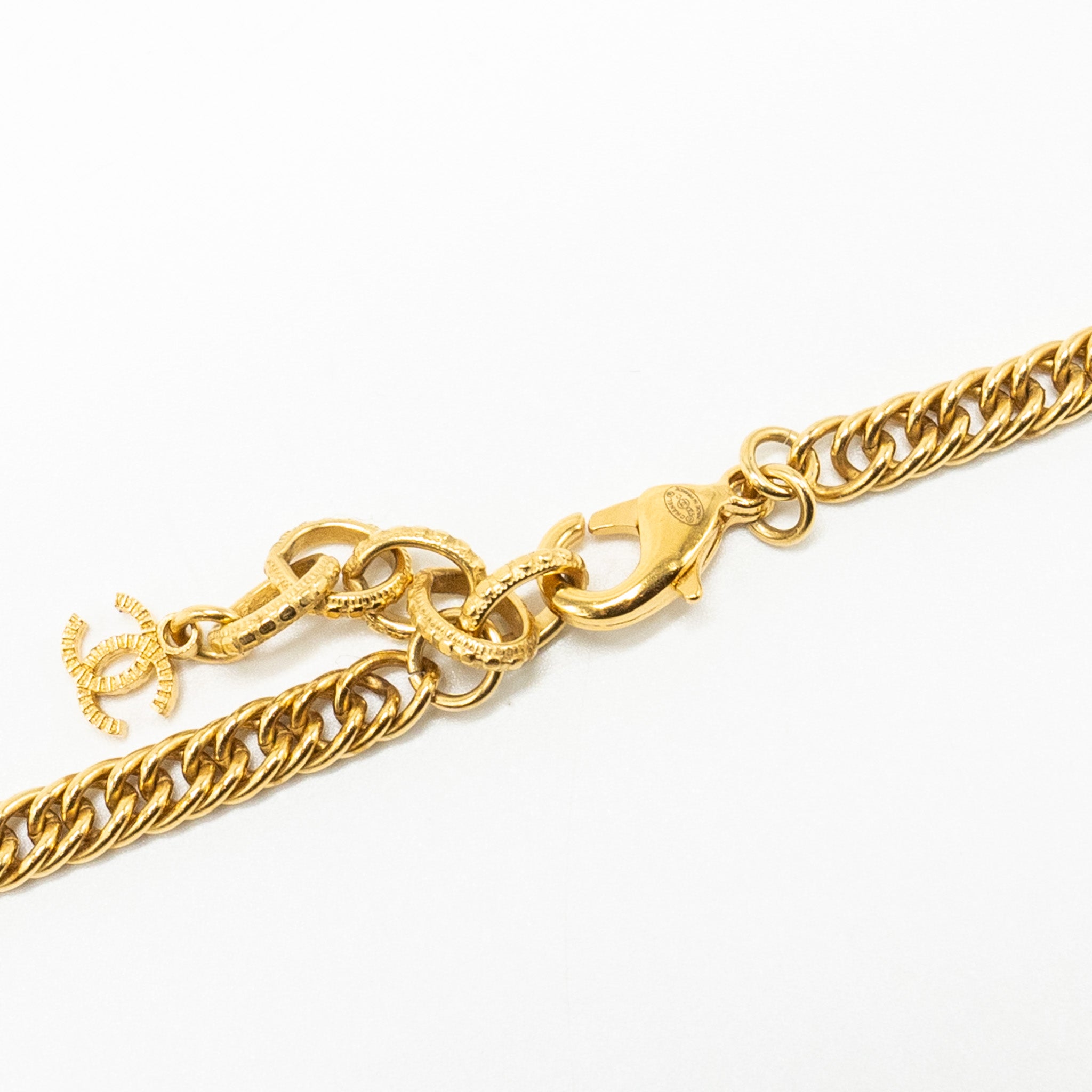 CHANEL 31 RUE CAMBON NECKLACE GOLD TONE