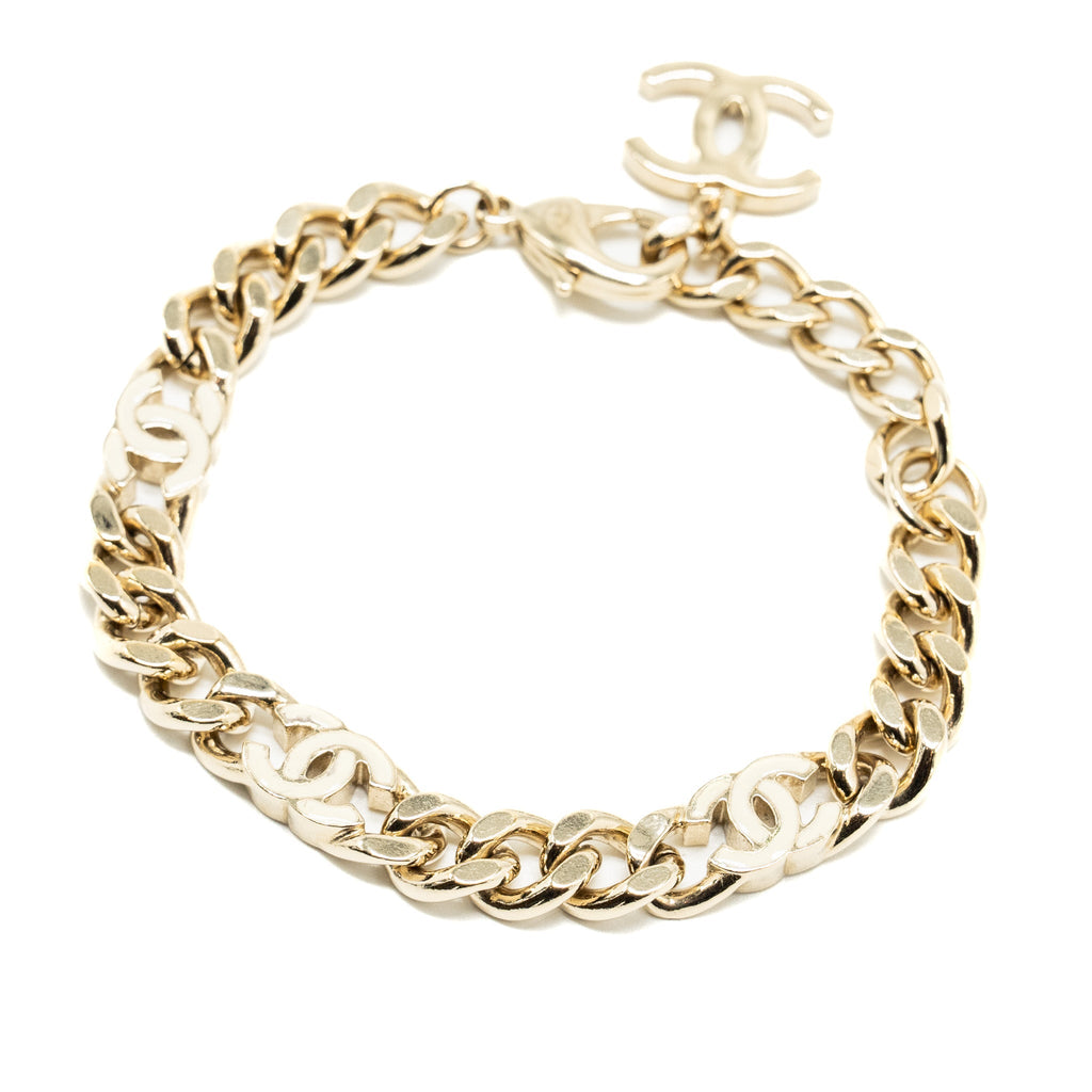 CHANEL CC LOGO CHAIN BRACELET LIGHT GOLD TONE