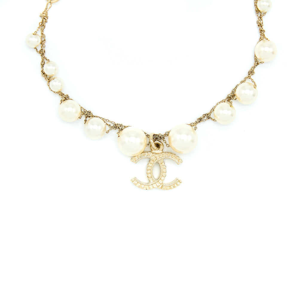 CHANEL PEARL AND CC LOGO BRACELET LIGHT GOLD TONE
