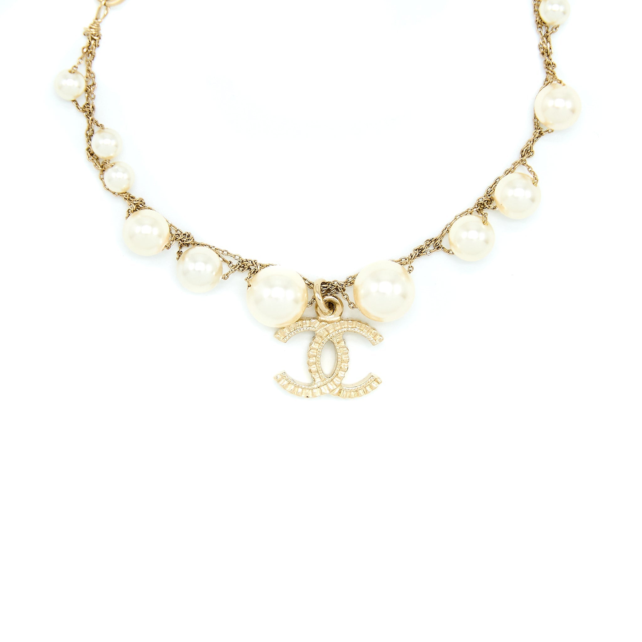 CHANEL PEARL AND CC LOGO BRACELET LIGHT GOLD TONE