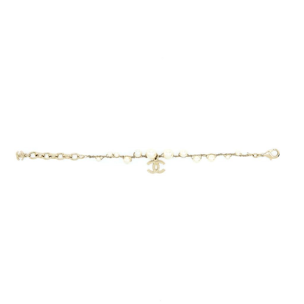 CHANEL PEARL AND CC LOGO BRACELET LIGHT GOLD TONE