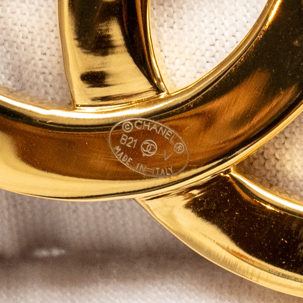 CHANEL CC LOGO CHANEL LETTER BROOCH GOLD TONE