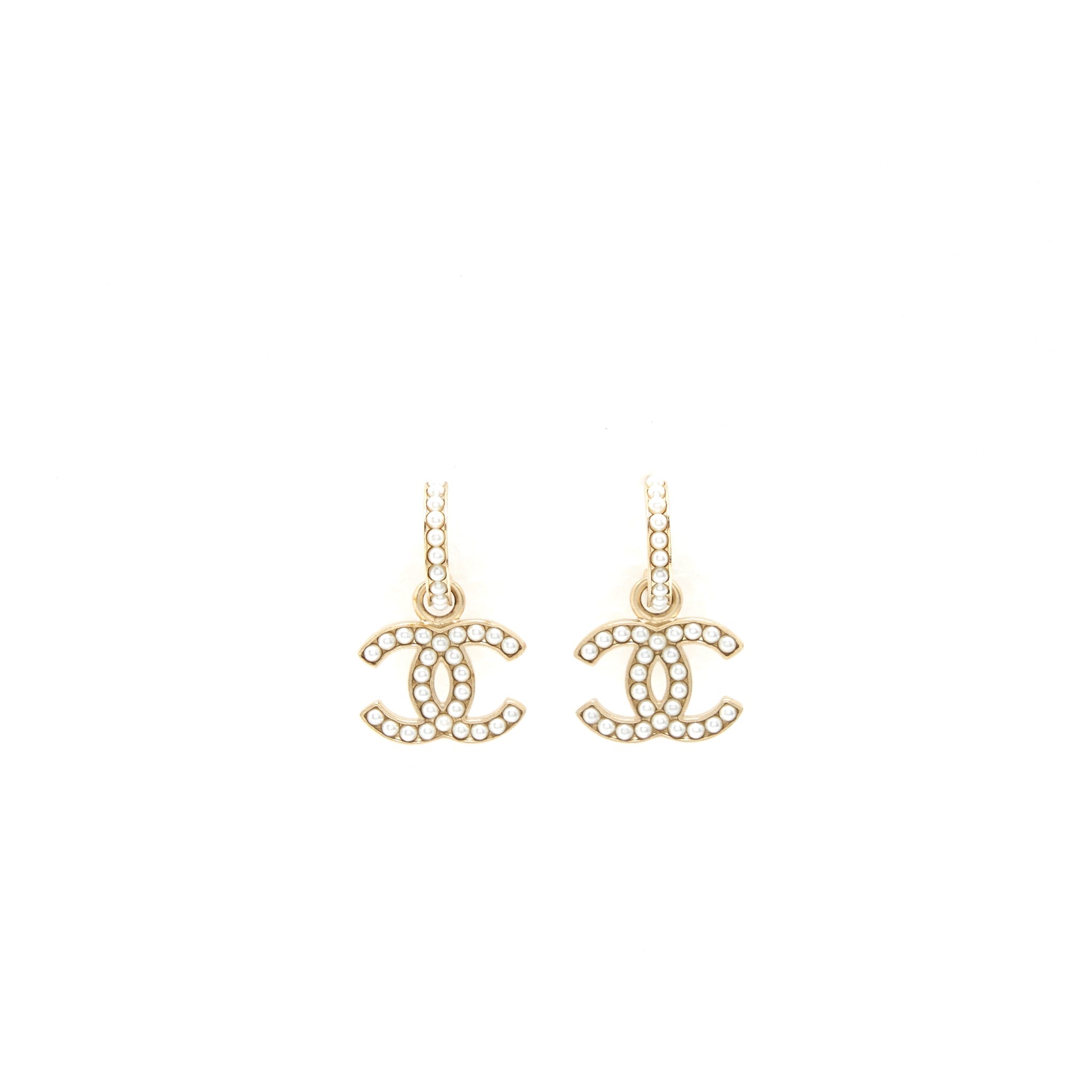 CHANEL CC LOGO WITH PEARL DROP EARRINGS GHW