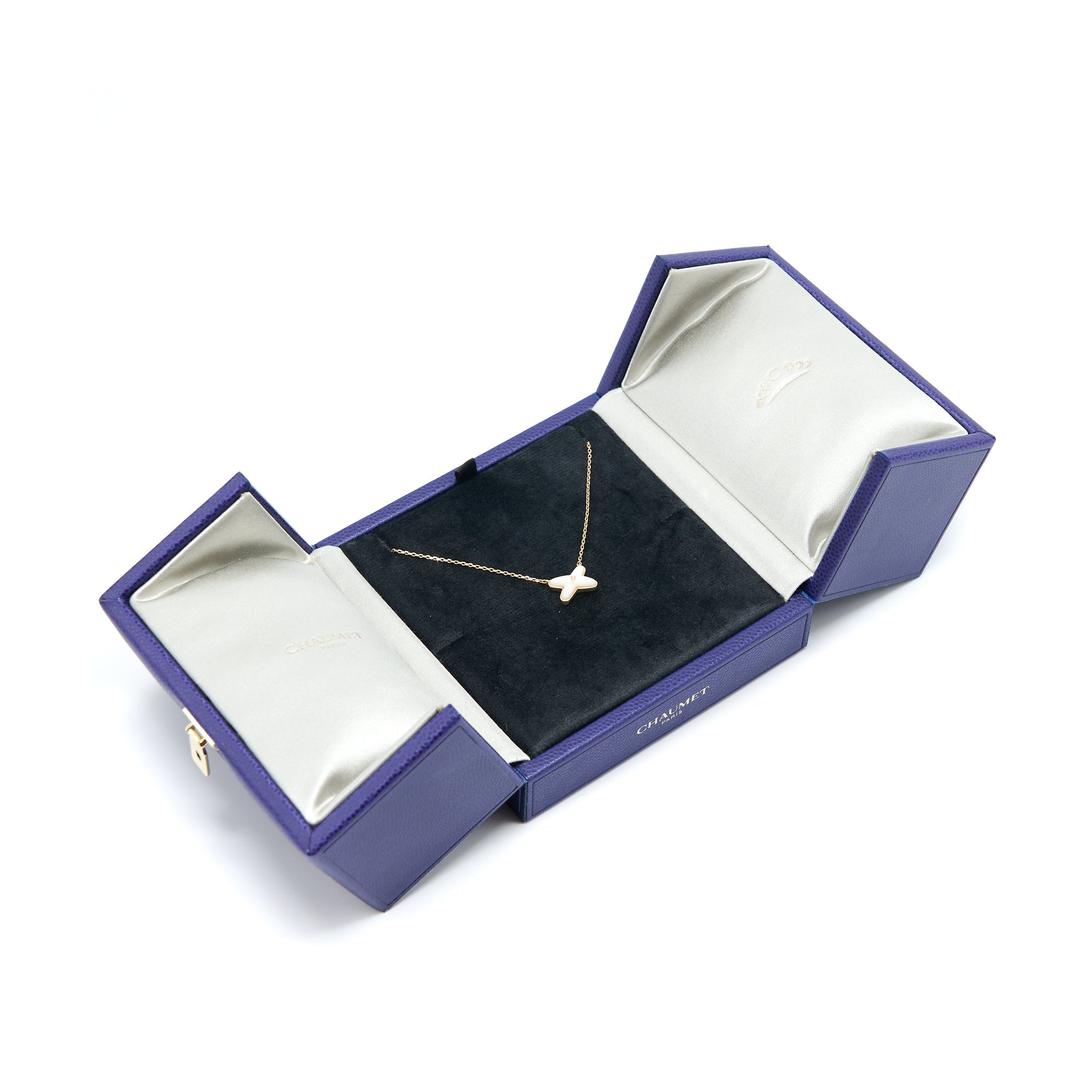 CHAUMET JESUS DE LIENS PENDANT MOTHER OF PEARL ROSE GOLD DIAMOND