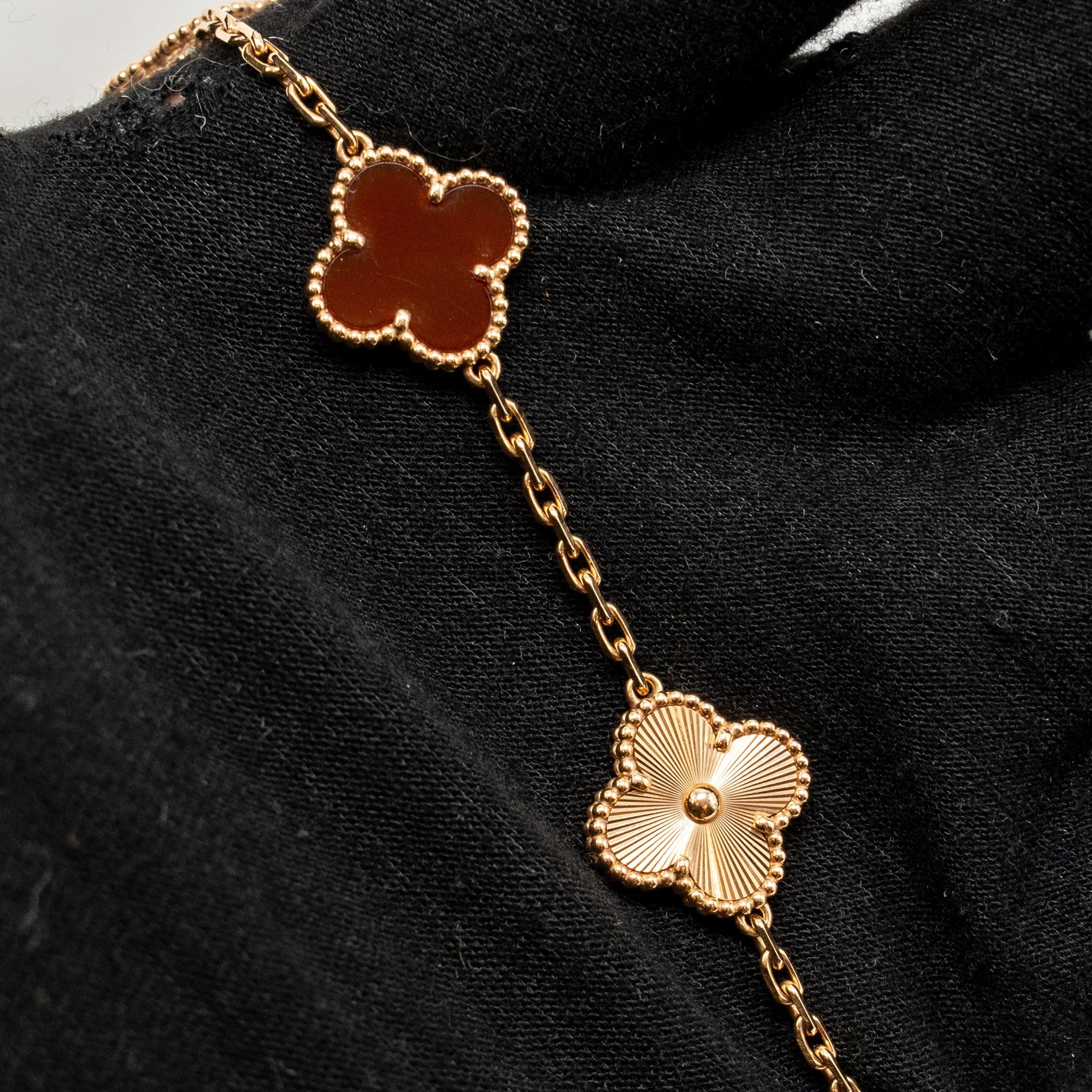 VAN CLEEF & ARPELS VINTAGE ALHAMBRA BRACELET 5 MOTIFS ROSE GOLD, CARNELIAN
