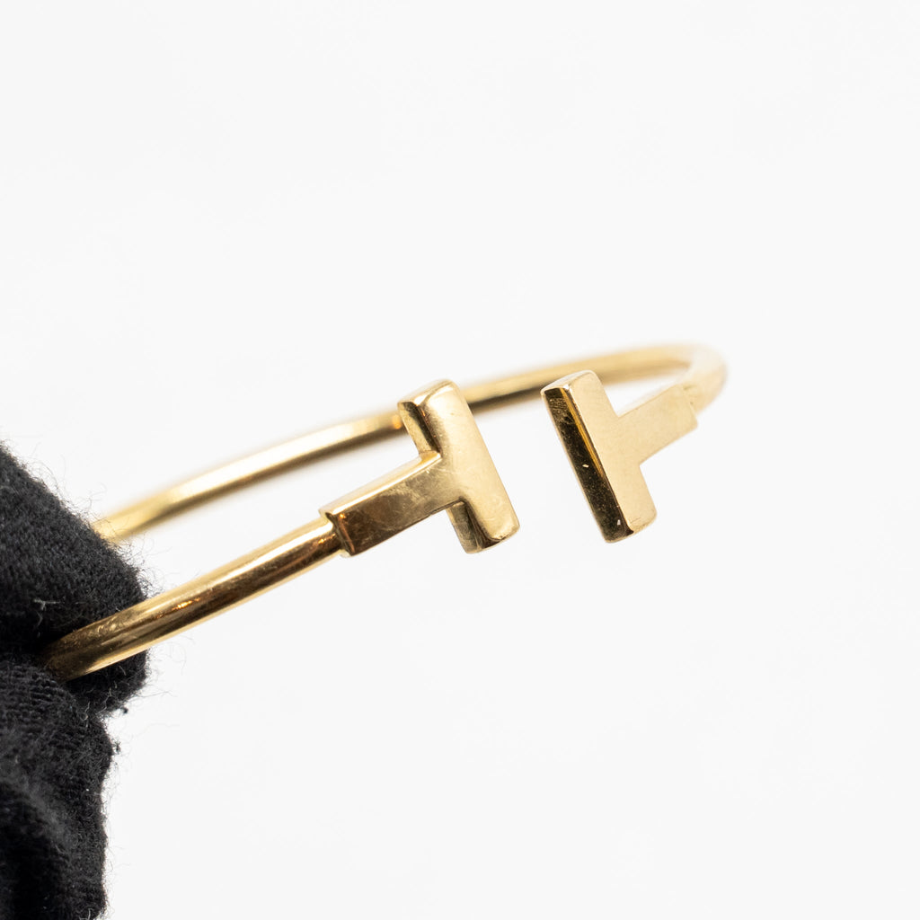 TIFFANY T WIRE BRACELET YELLOW GOLD