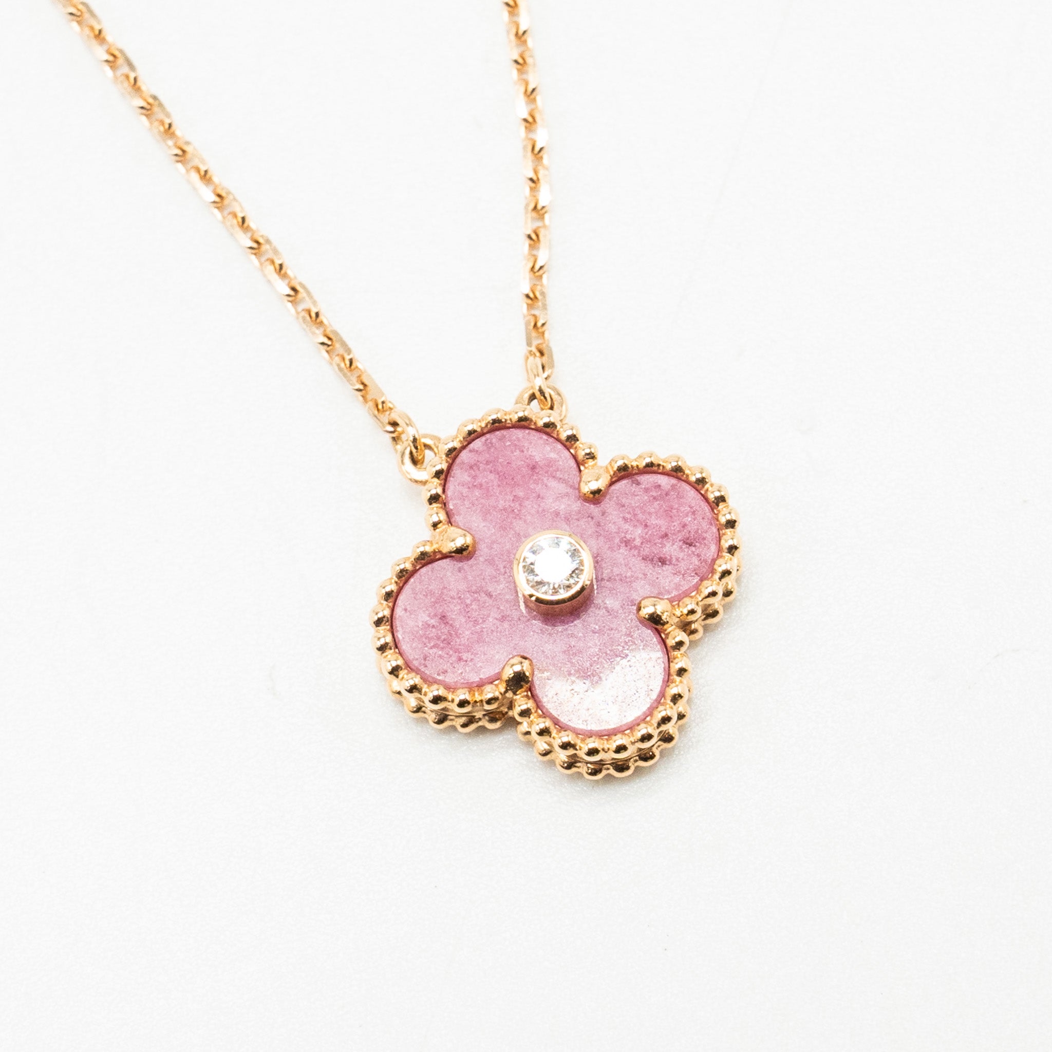 VAN CLEEF AND ARPELS 2021 HOLIDAY LIMITED VINTAGE ALHAMBRA PENDANT, ROSE GOLD/DIAMOND/RHODONITE
