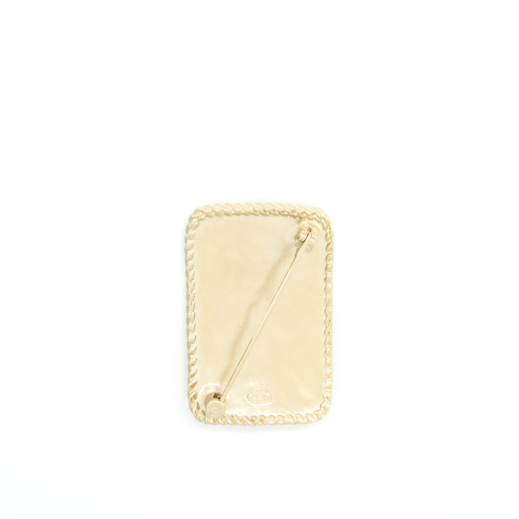 CHANEL CC LOGO AND CROWN METAL PLATE BROOCH BRUSHED LGHW