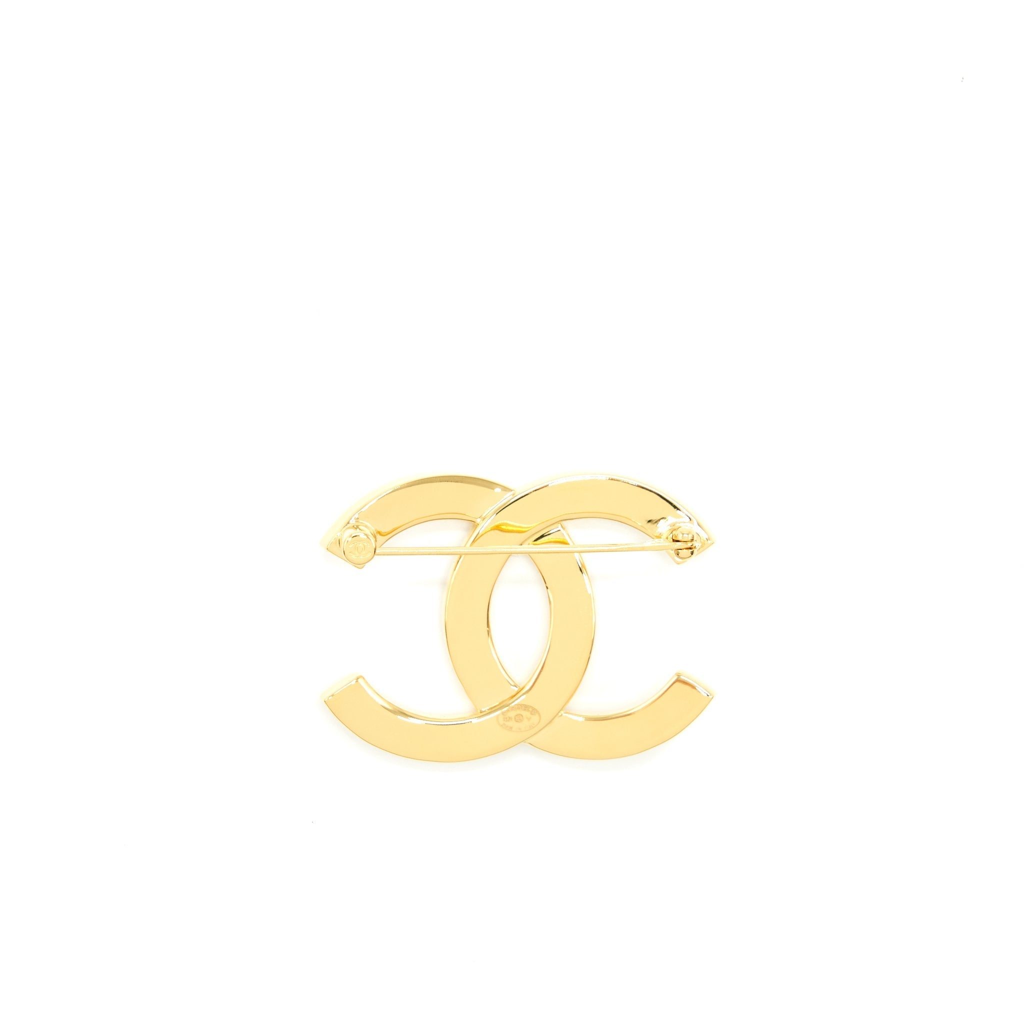 CHANEL CC LOGO WITH LETTER BROOCH LGHW