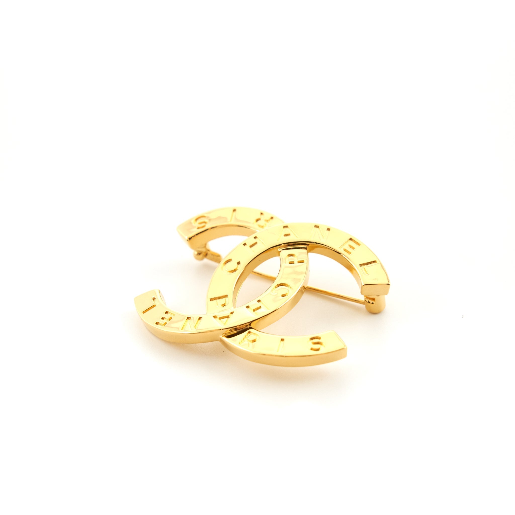 CHANEL CC LOGO WITH LETTER BROOCH LGHW