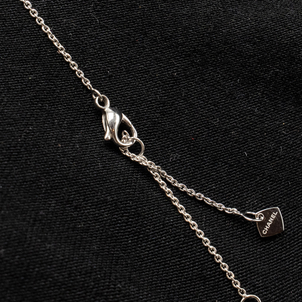 CHANEL COCO CRUSH NECKLACE QUILTED MOTIF WHITE GOLD
