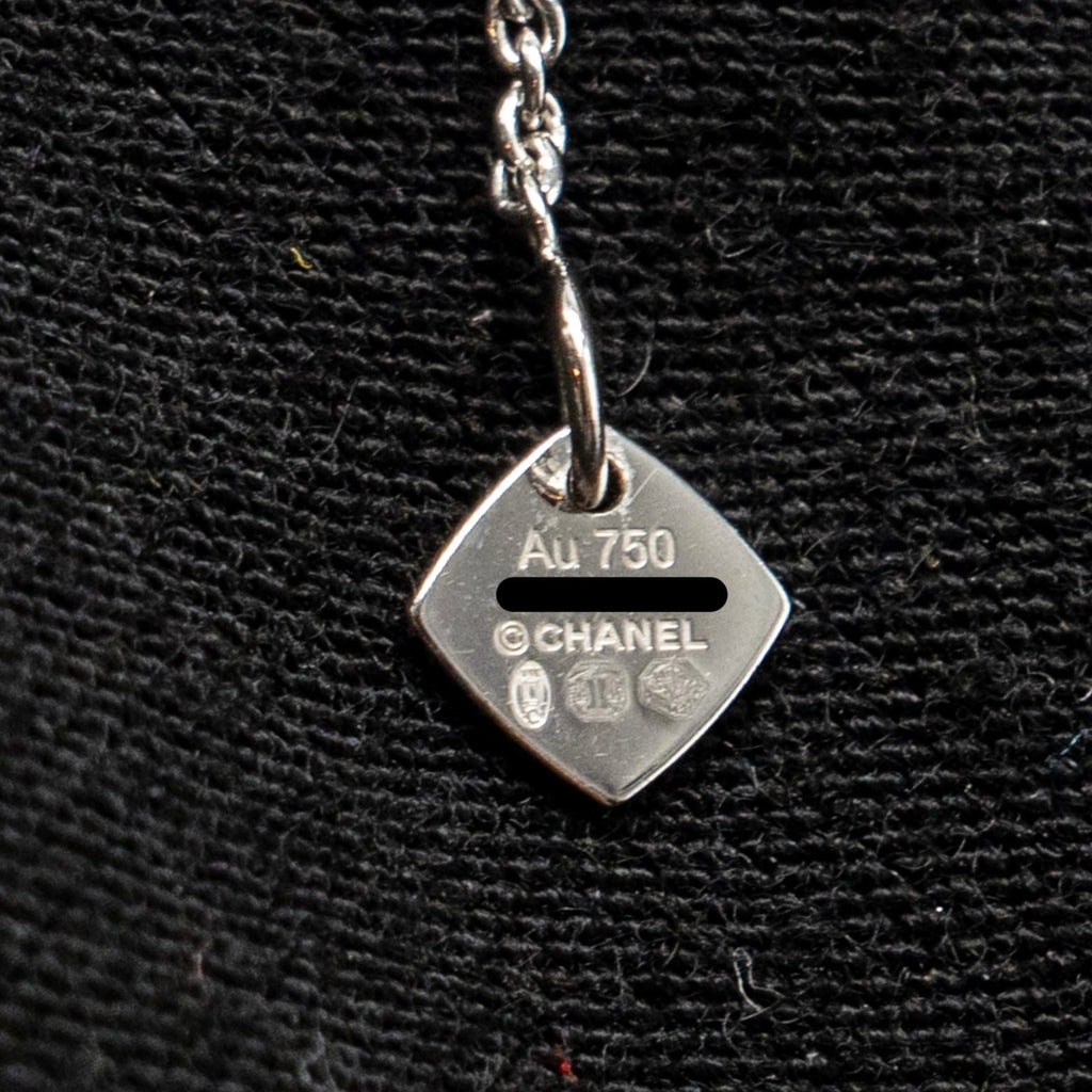 CHANEL COCO CRUSH NECKLACE QUILTED MOTIF WHITE GOLD