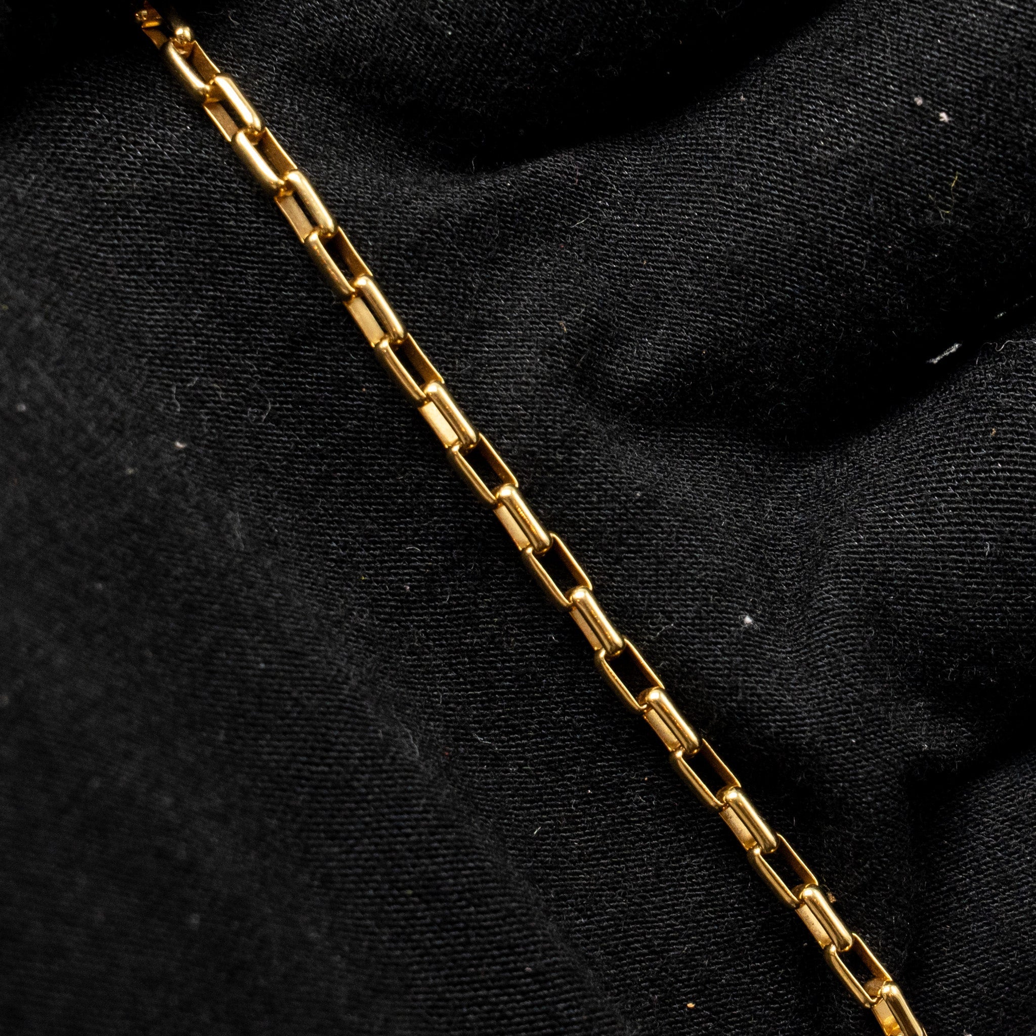 FRED FORCE 10 BUCKLE YELLOW GOLD, DIAMONDS WITH 3 BRACELETS (SELL IN SET)