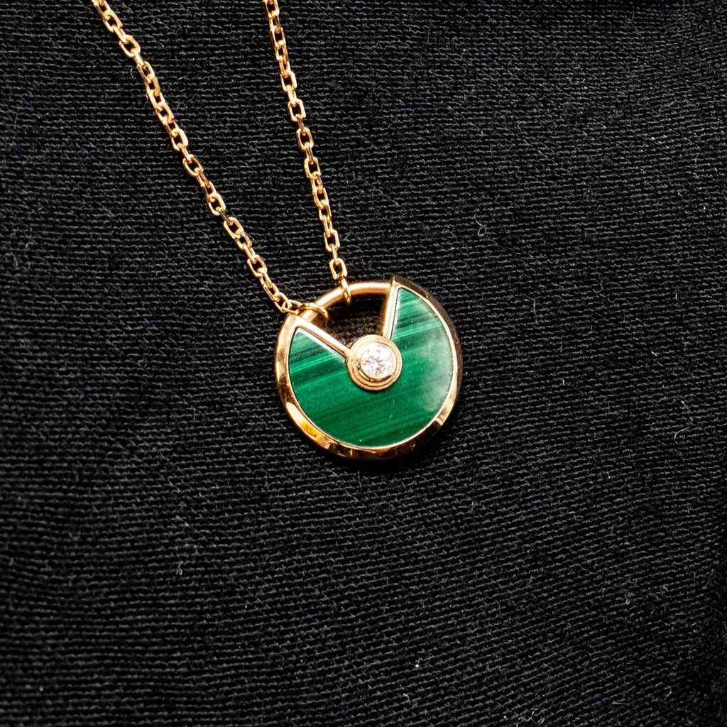 CARTIER AMULETTE DE CARTIER NECKLACE, XS MODEL, MALACHITE ROSE GOLD DIAMOND