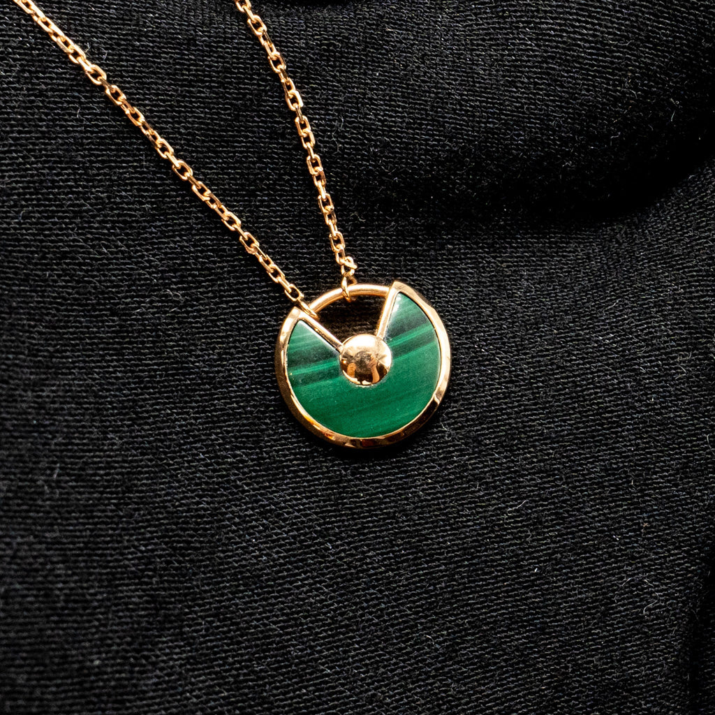 CARTIER AMULETTE DE CARTIER NECKLACE, XS MODEL, MALACHITE ROSE GOLD DIAMOND
