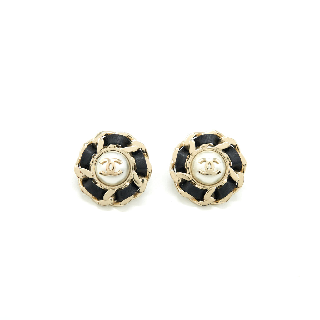 CHANEL ROUND PEARL EARRINGS LGHW