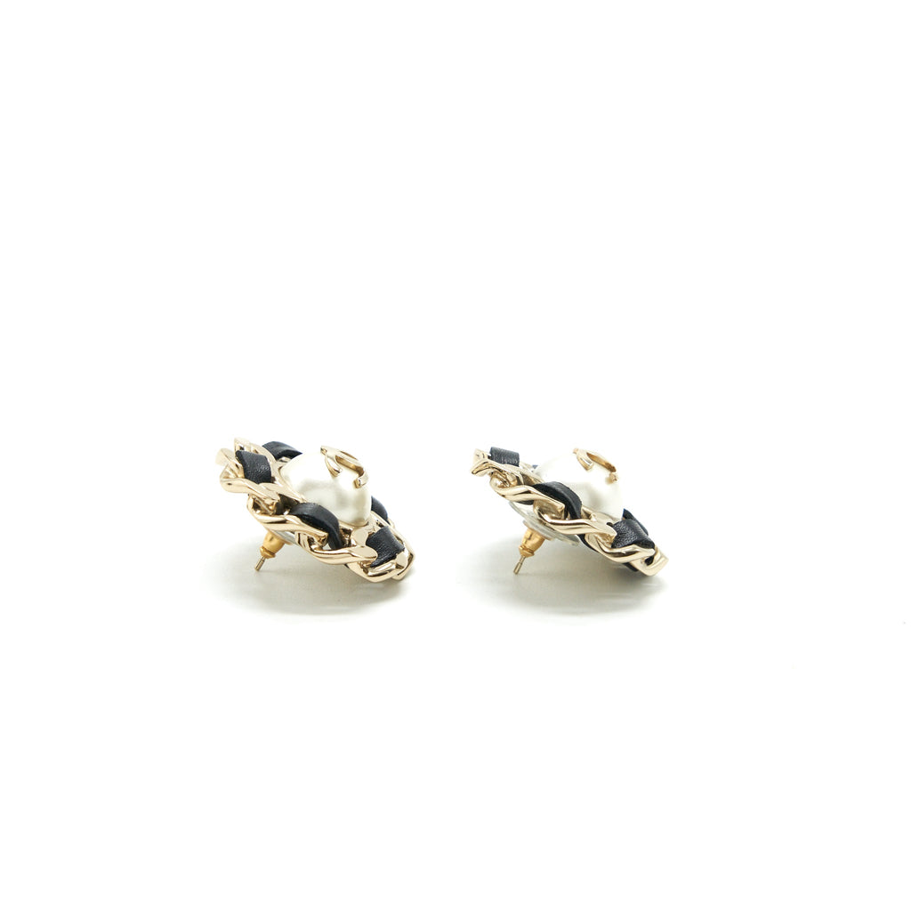 CHANEL ROUND PEARL EARRINGS LGHW