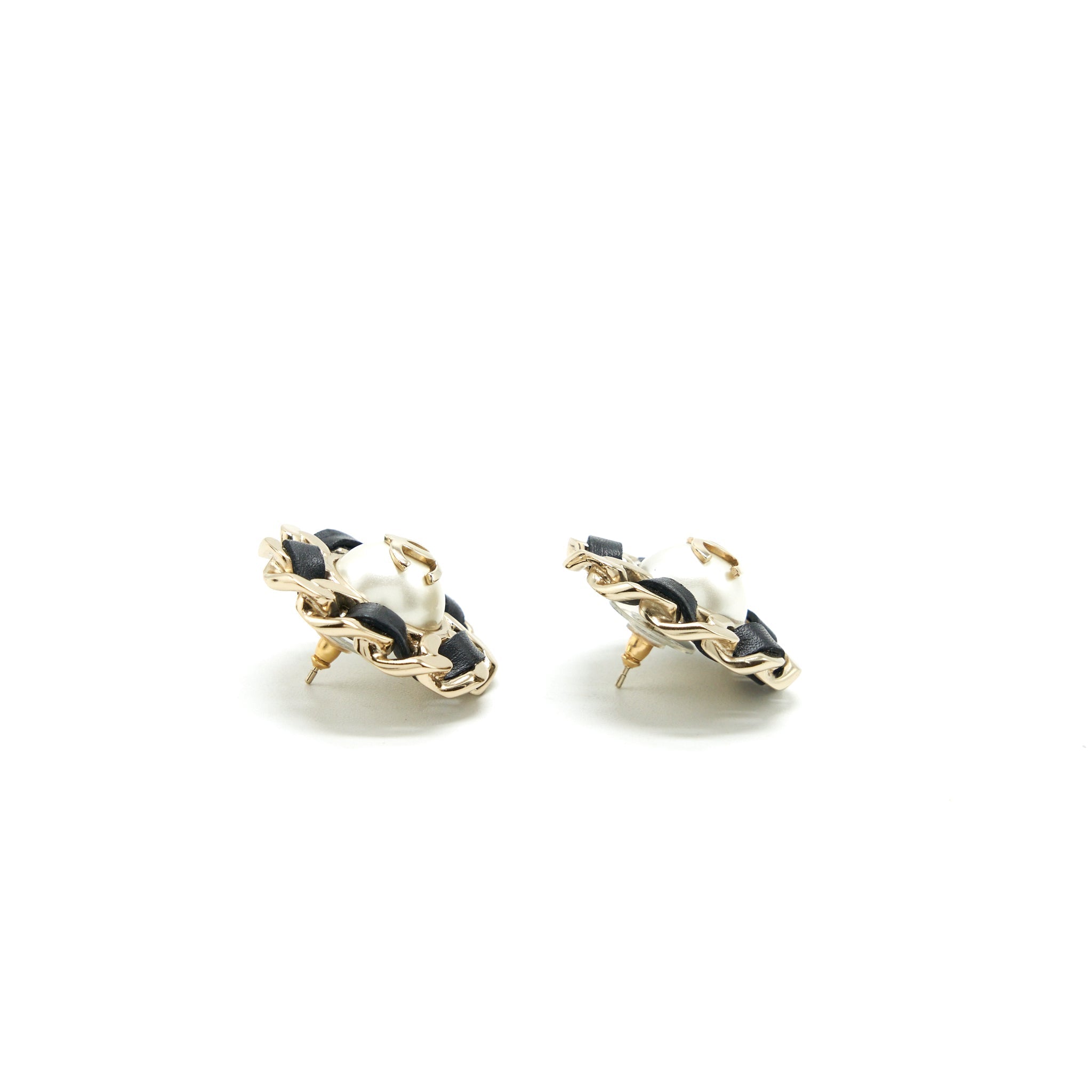 CHANEL ROUND PEARL EARRINGS LGHW