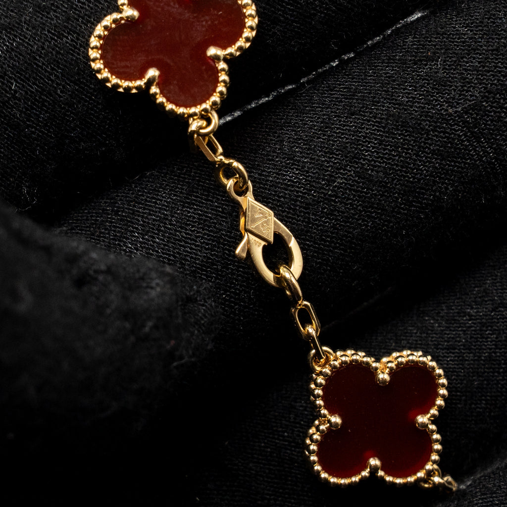 VAN CLEEF & ARPELS VINTAGE ALHAMBRA BRACLET, 5 MOTIFS YELLOW GOLD/CARNELIAN
