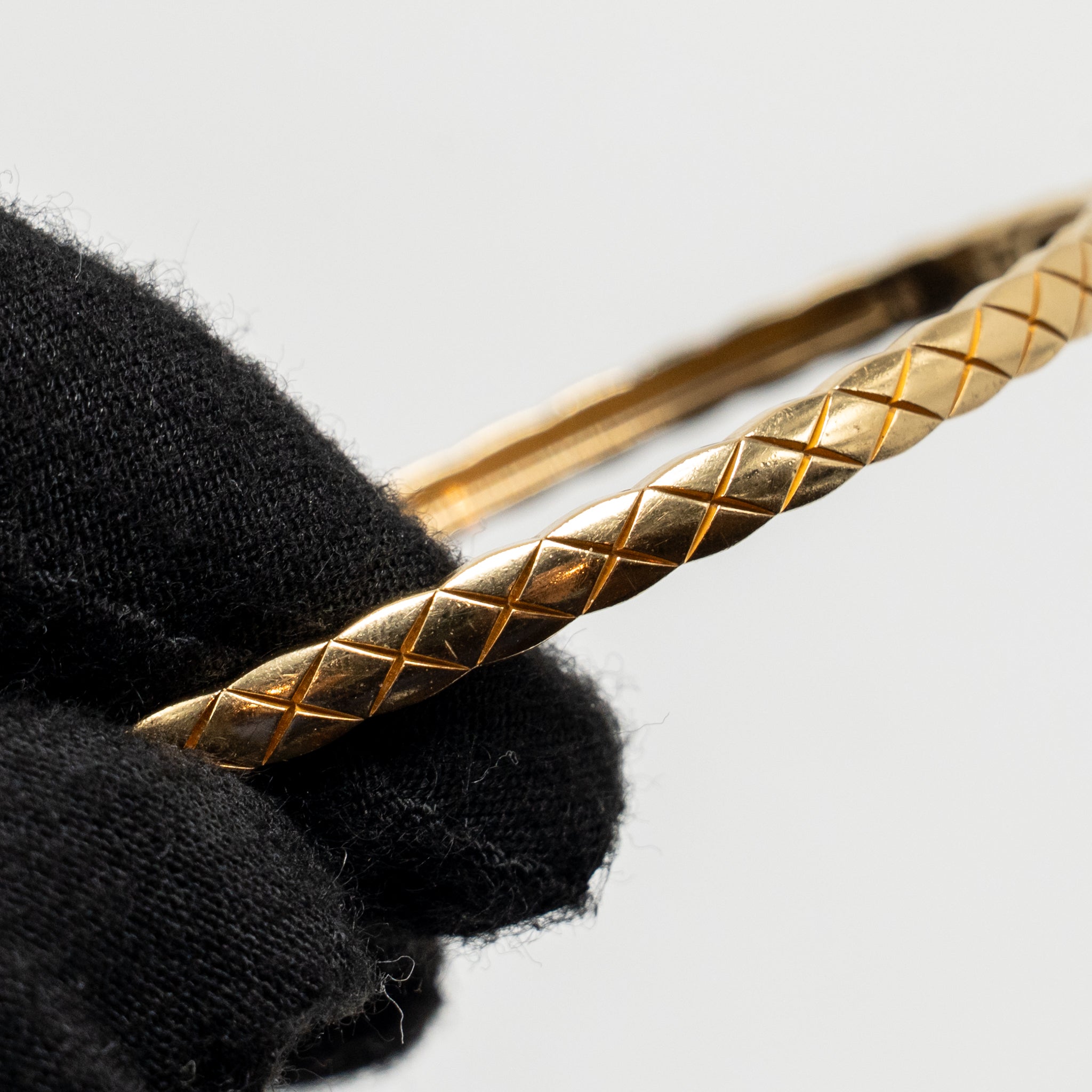 CHANEL COCO CRUSH BRACELET QUILTED MOTIF, MINI VERSION, YELLOW GOLD