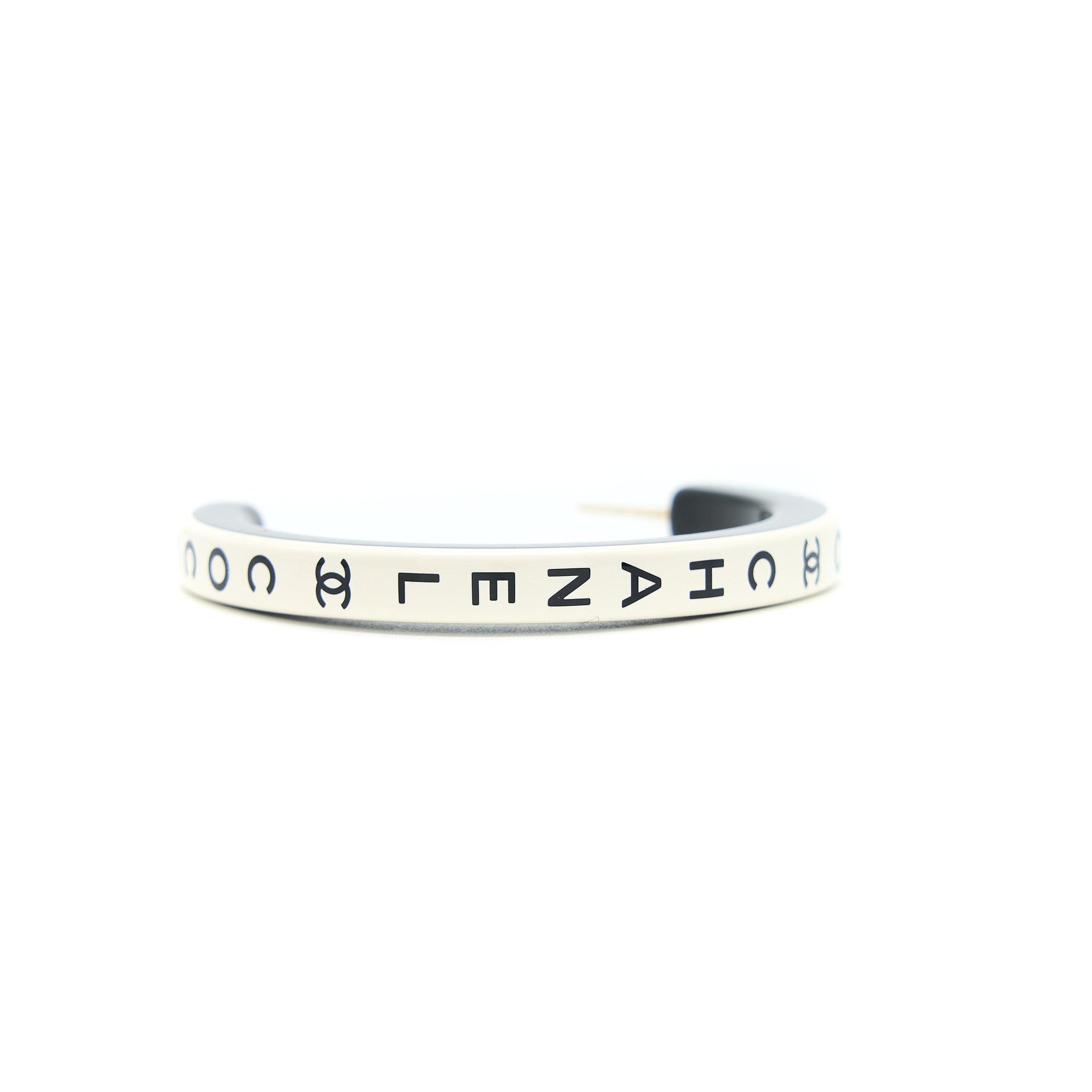 CHANEL 2022 COSTUME CASUAL STYLE EARRING BLACK / WHITE