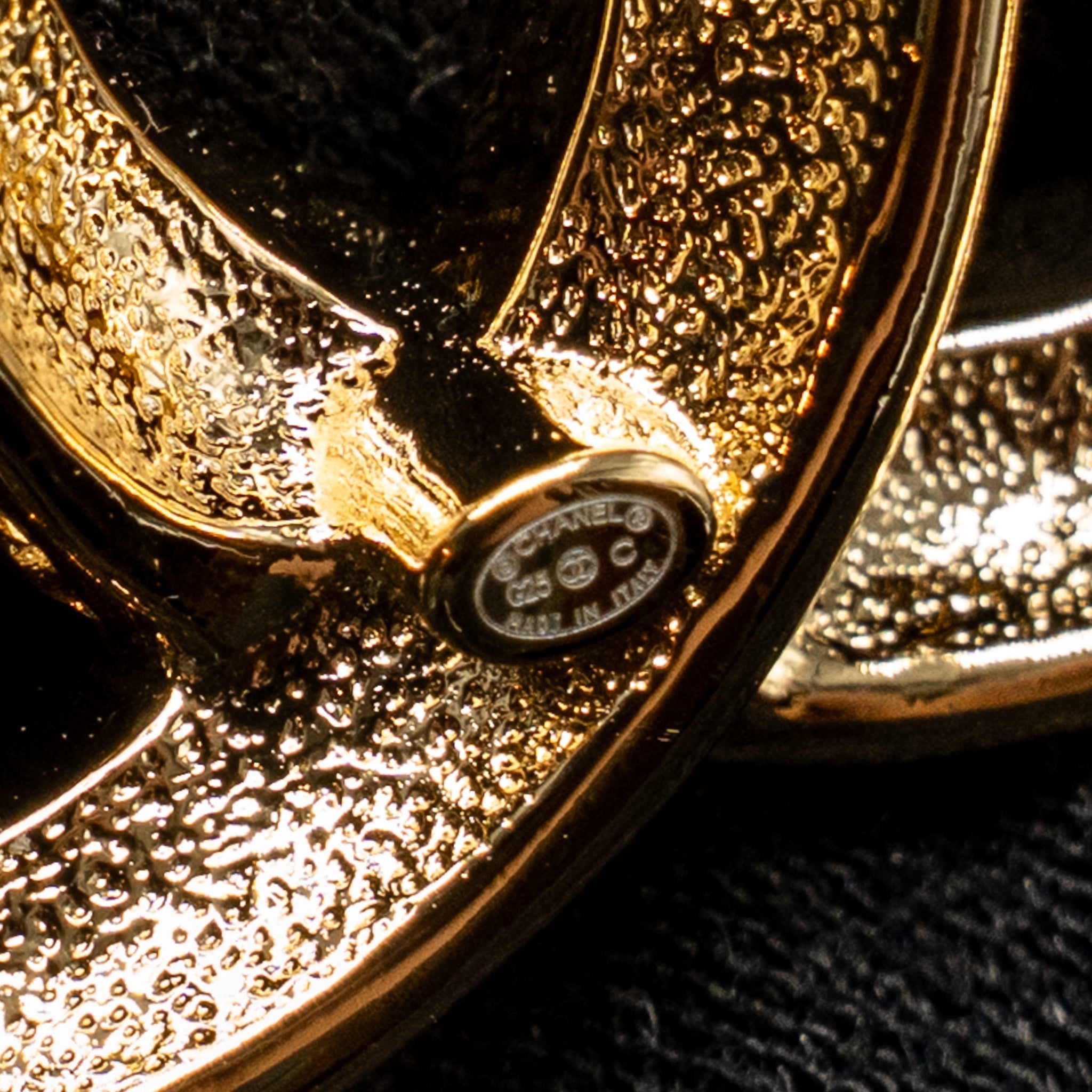 CHANEL CRYSTAL CC LOGO BROOCH GHW
