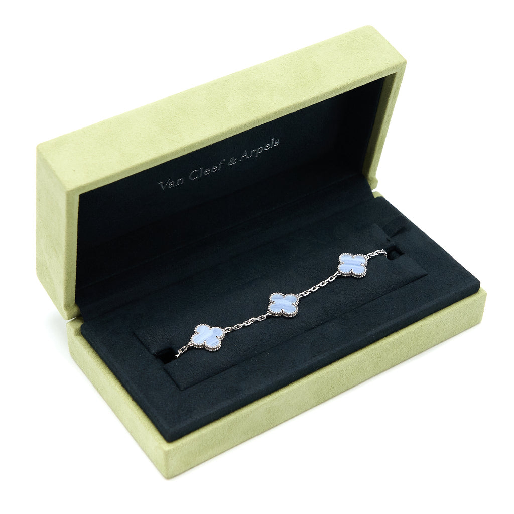 VAN CLEEF&ARPELS VINTAGE ALHAMBRA BRACELET, 5 MOTIFS 18K WHITE GOLD, CHALCEDONY