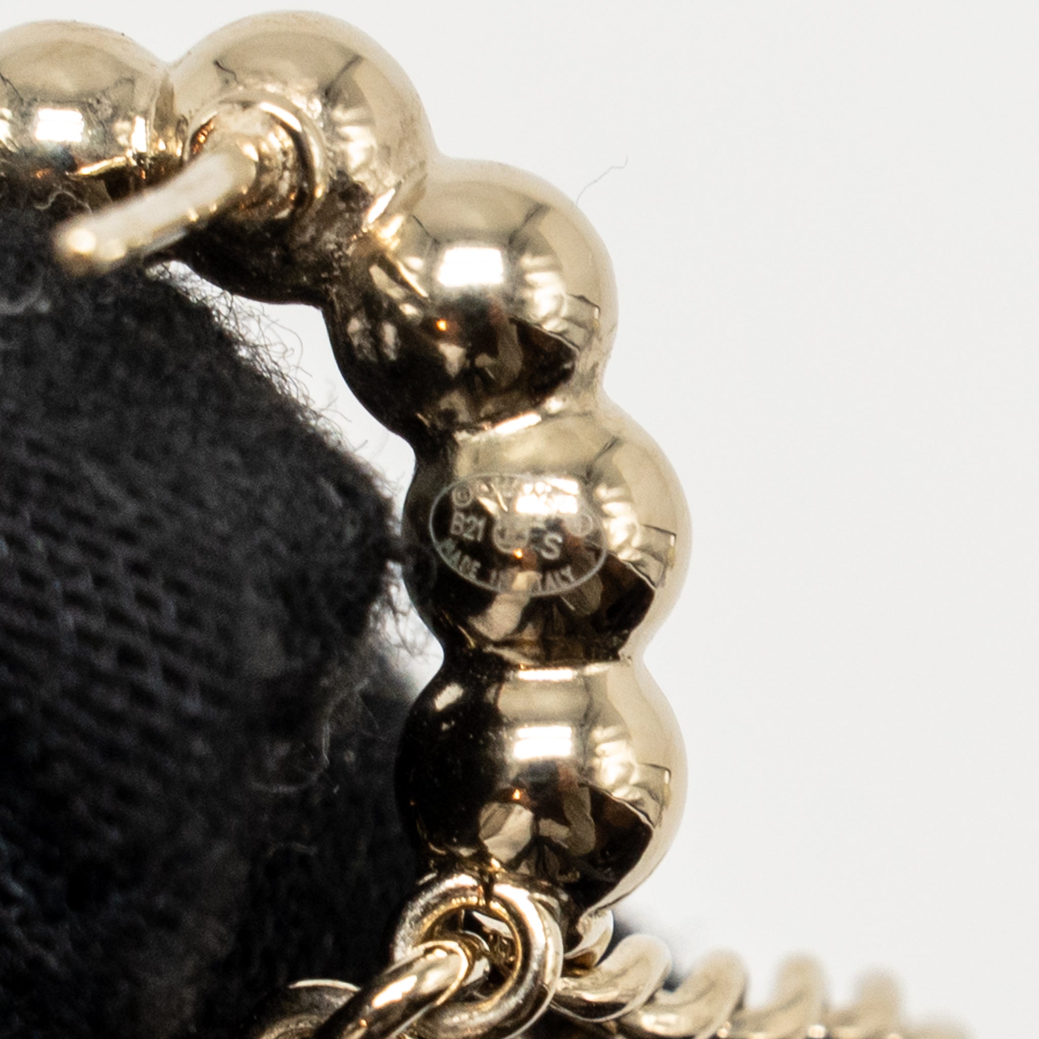 CHANEL CLASSIC FLAP BAG WITH CC CHAIN DROP EARRINGS PEARL LIGHT GOLD TONE