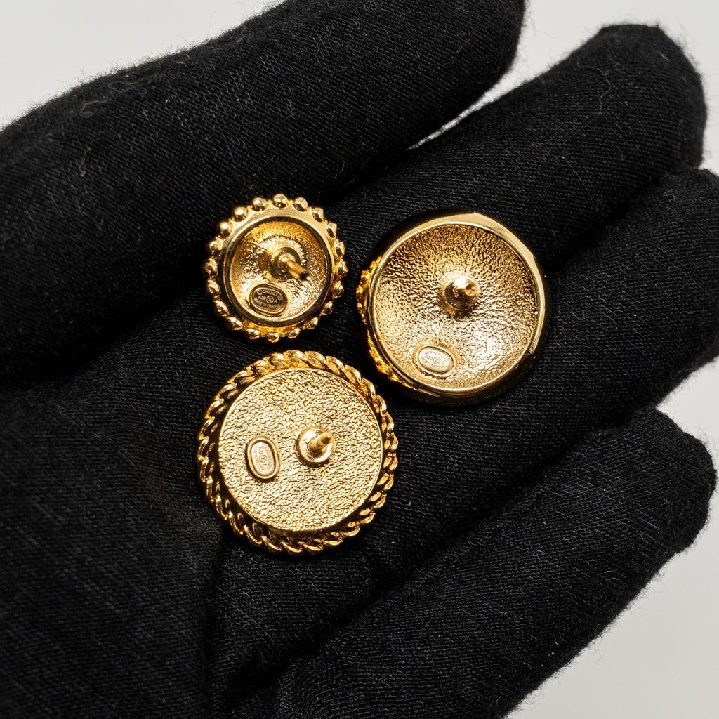 CHANEL CC, CAMELLIA, LUCKY CLOVER BROOCH SET BLACK GOLD TONE