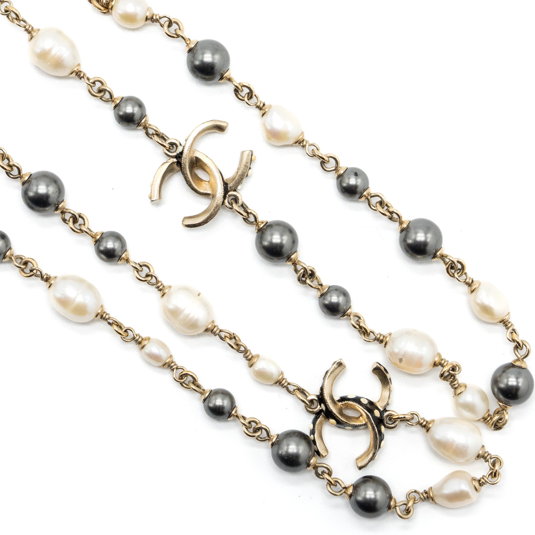 CHANEL CC LOGO LONG NECKLACE WITH PEARL LIGHT GOLD TONE