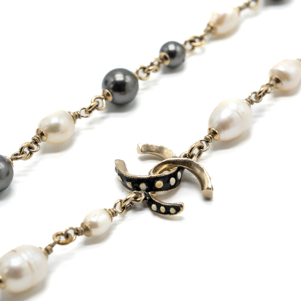 CHANEL CC LOGO LONG NECKLACE WITH PEARL LIGHT GOLD TONE