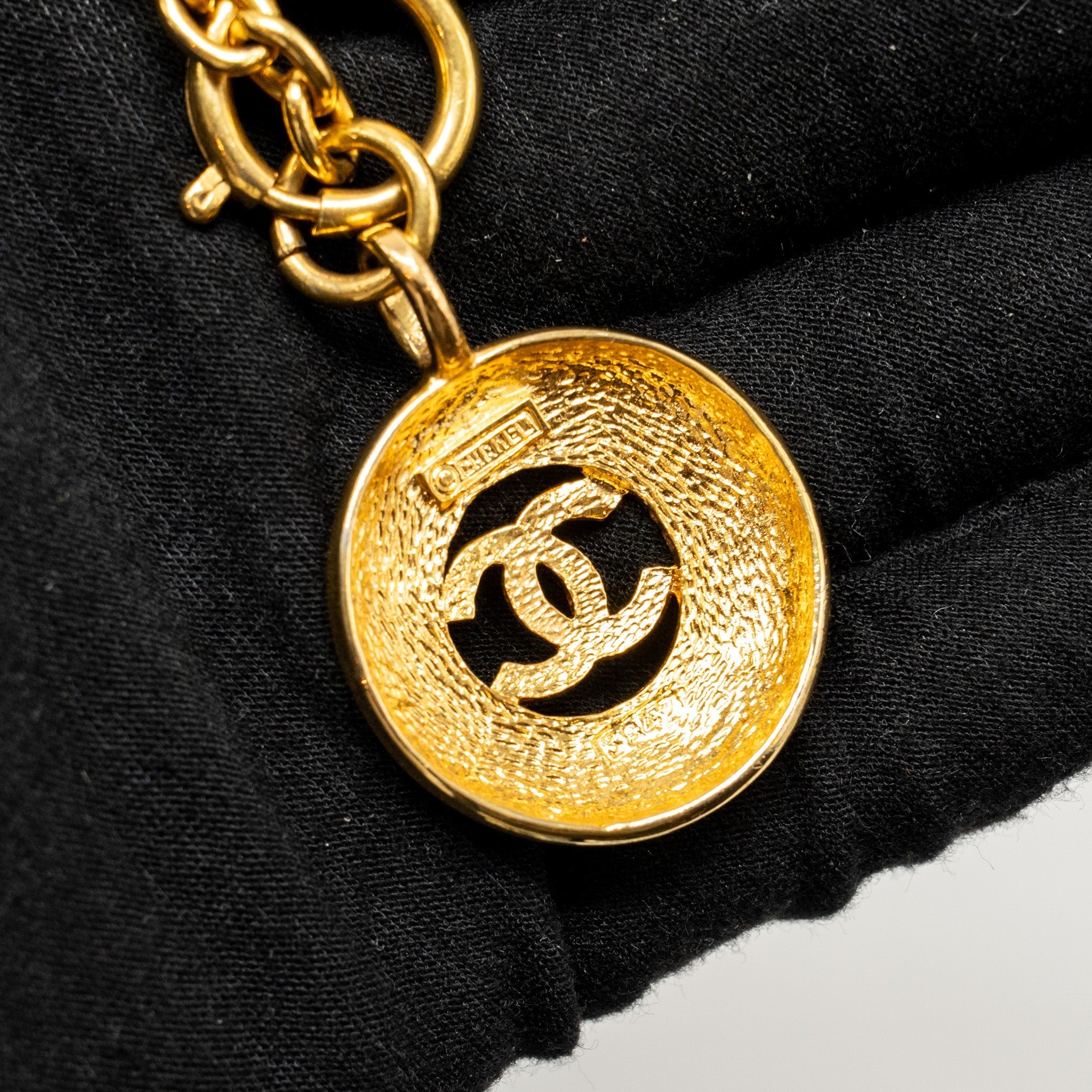 CHANEL VINTAGE SUNBURST CC COCO MARK NECKLACE GOLD TONE