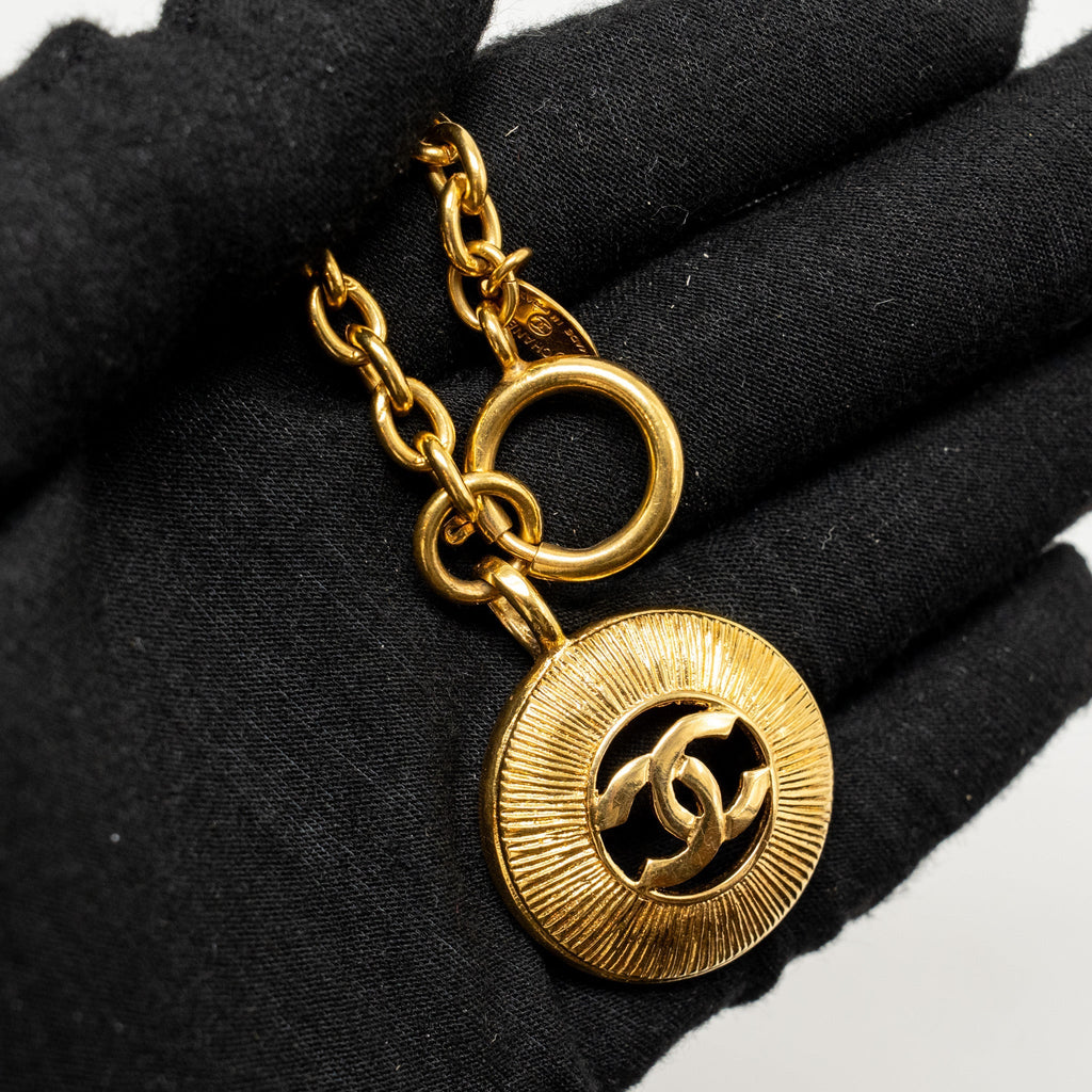 CHANEL VINTAGE SUNBURST CC COCO MARK NECKLACE GOLD TONE