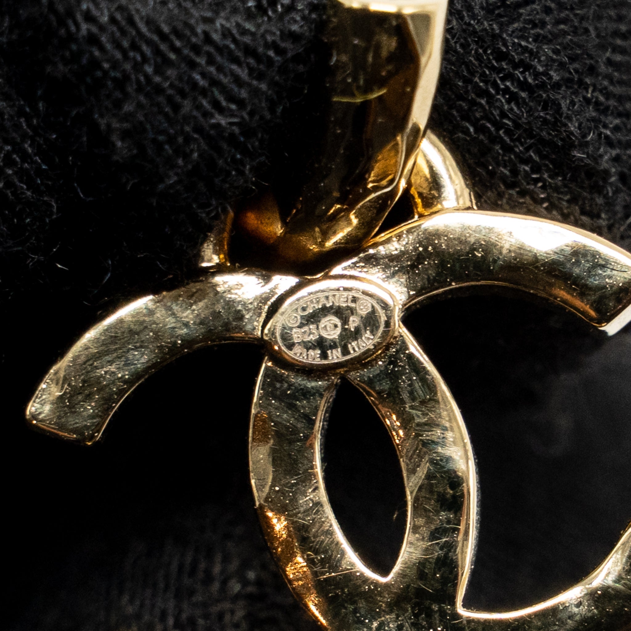 CHANEL CC DROP HEART HOOP EARRINGS CRYSTAL GOLD TONE