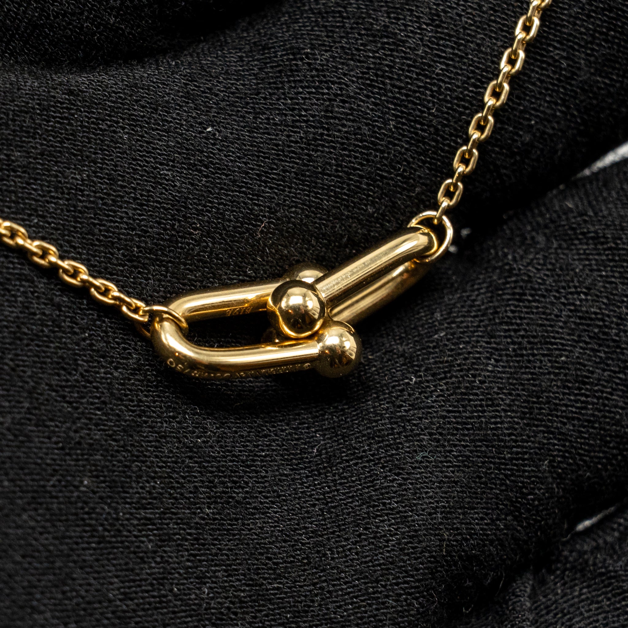 TIFFANY HARDWARE SMALL DOUBLE LINK PENDANT YELLOW GOLD