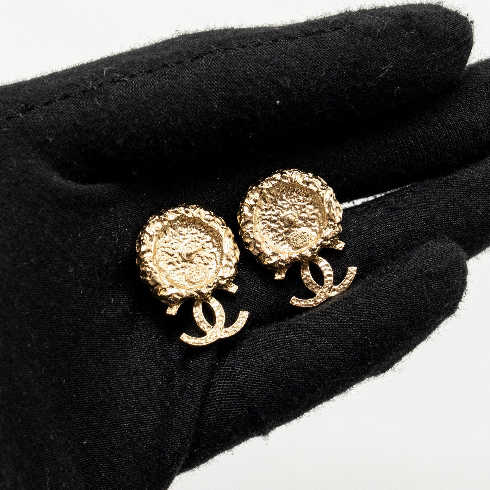 CHANEL ROUND PEARL CRYSTAL CC EARRINGS GOLD TONE