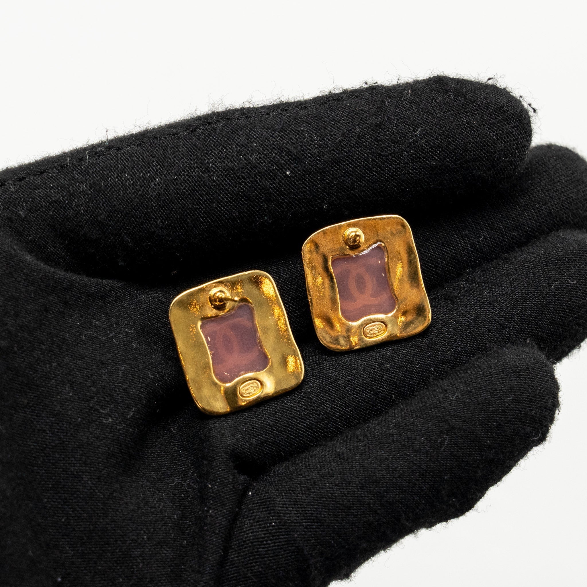 CHANEL PINK RESIN SQUARE CC EARRINGS GOLD TONE