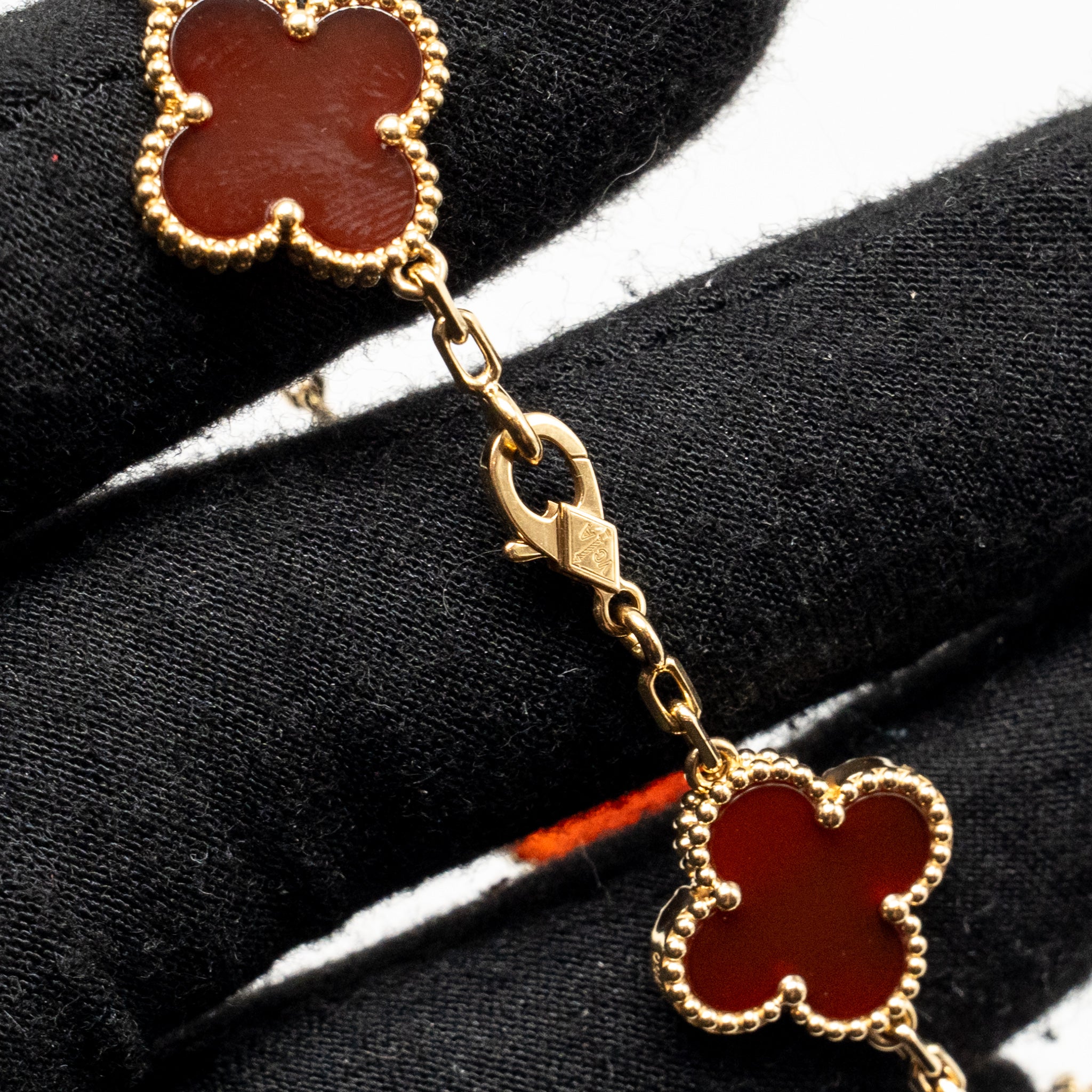 VAN CLEEF & ARPELS VINTAGE ALHAMBRA BRACELET 5 MOTIFS CARNELIAN YELLOW GOLD