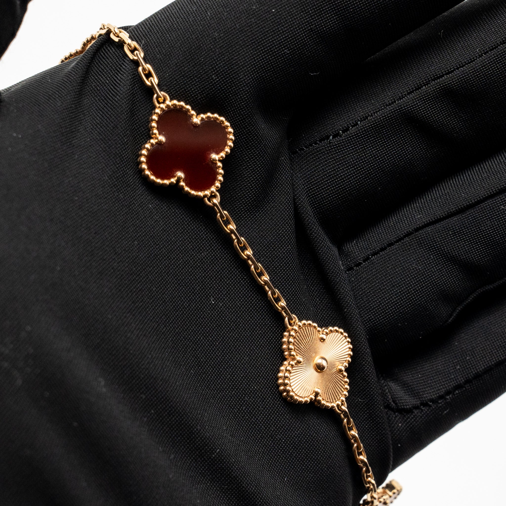 VAN CLEEF & ARPELS VINTAGE ALHAMBRA BRACELET 5 MOTIFS ROSE GOLD, CARNELIAN