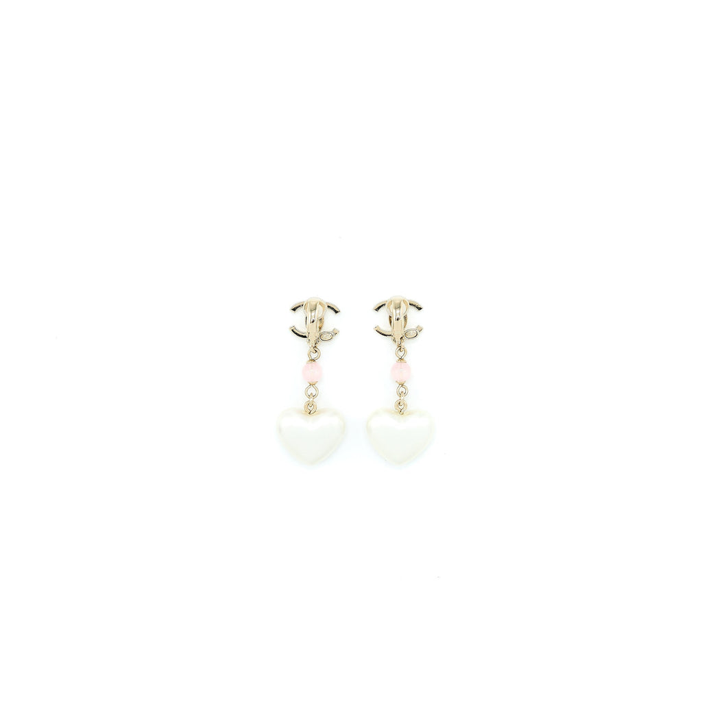 CHANEL CC LOGO HEART DROP EAR CLIPS CRYSTAL/PEARL LIGHT GOLD TONE