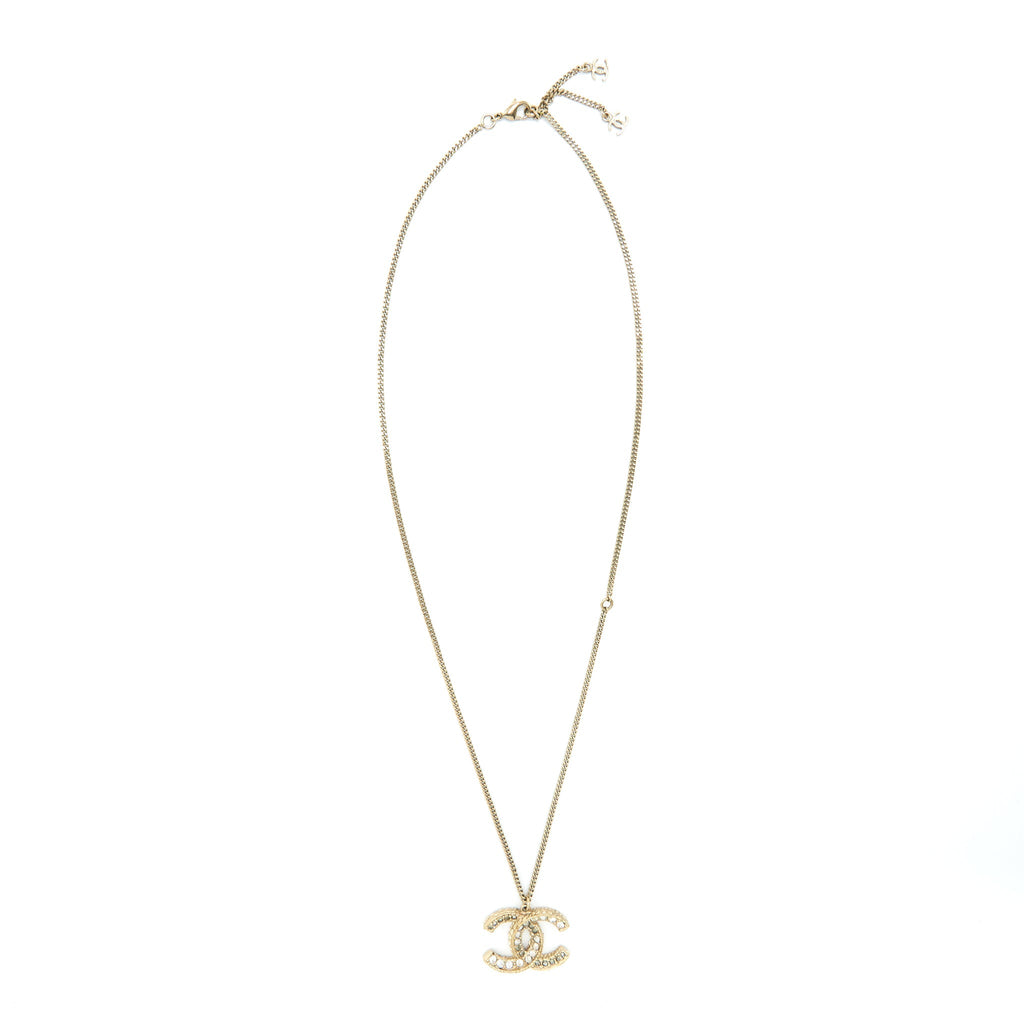 CHANEL CC LOGO WITH CRYSTAL NECKLACE LIGHT GOLD TONE
