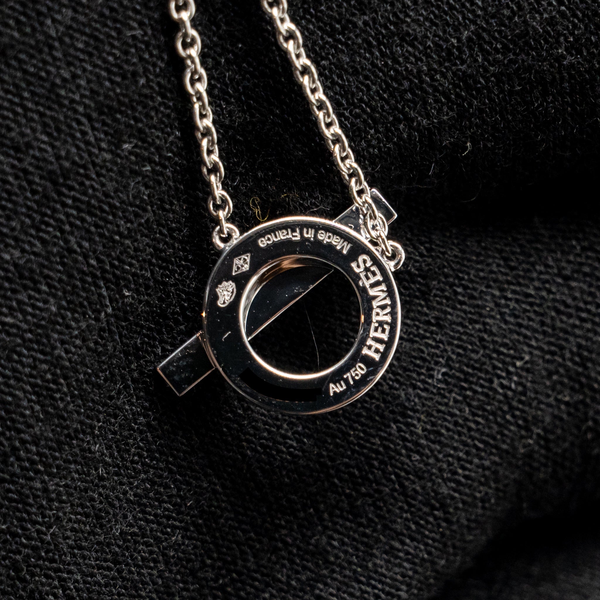 HERMES FINESSE PENDANT WHITE GOLD DIAMONDS