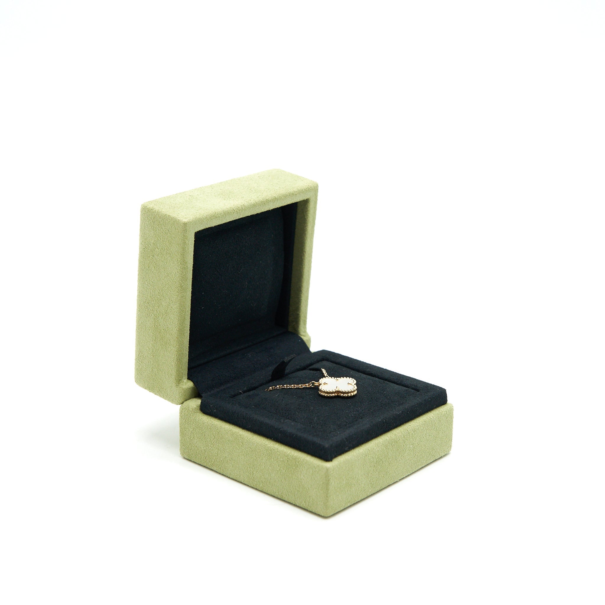 VAN CLEEF AND ARPELS VINTAGE ALHAMBRA PENDANT WHITE MOTHER OF PEARL WITH YELLOW GOLD