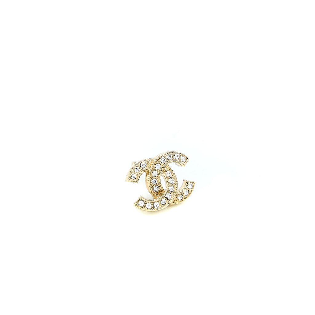 CHANEL CLASSIC CC STUD EARRINGS LIGHT GOLD TONE