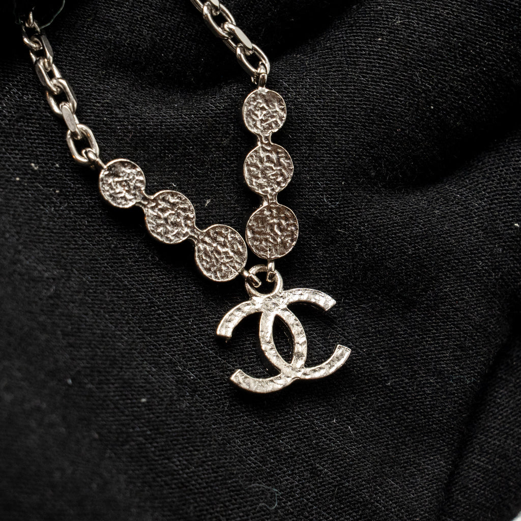 CHANEL 21B CC DROP NECKLACE CRYSTAL SILVER TONE