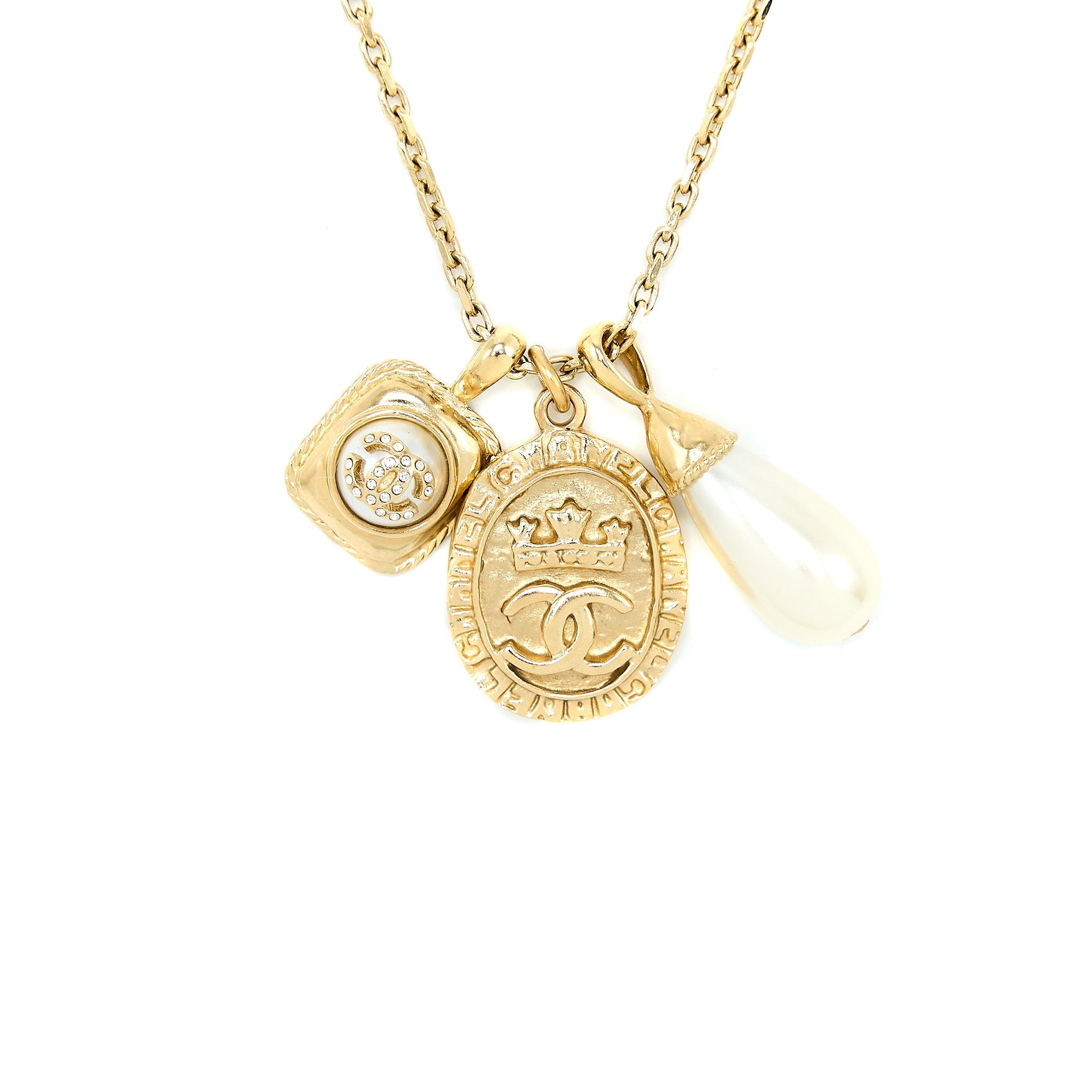CHANEL 21A METAL PLATE AND CRYSTAL NECKLACE BRUSHED GOLD TONE