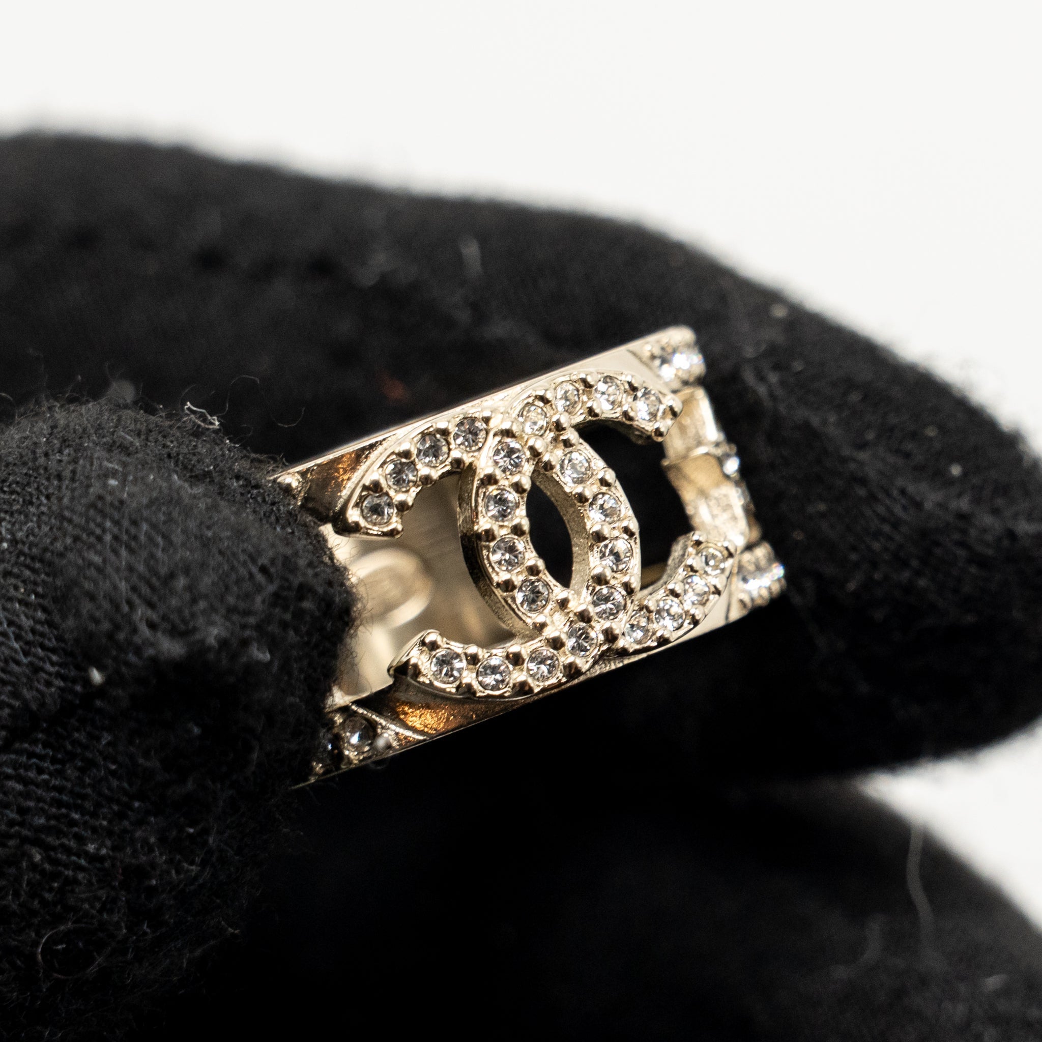 CHANEL 22S CC AND STAR RING CRYSTAL LIGHT GOLD TONE