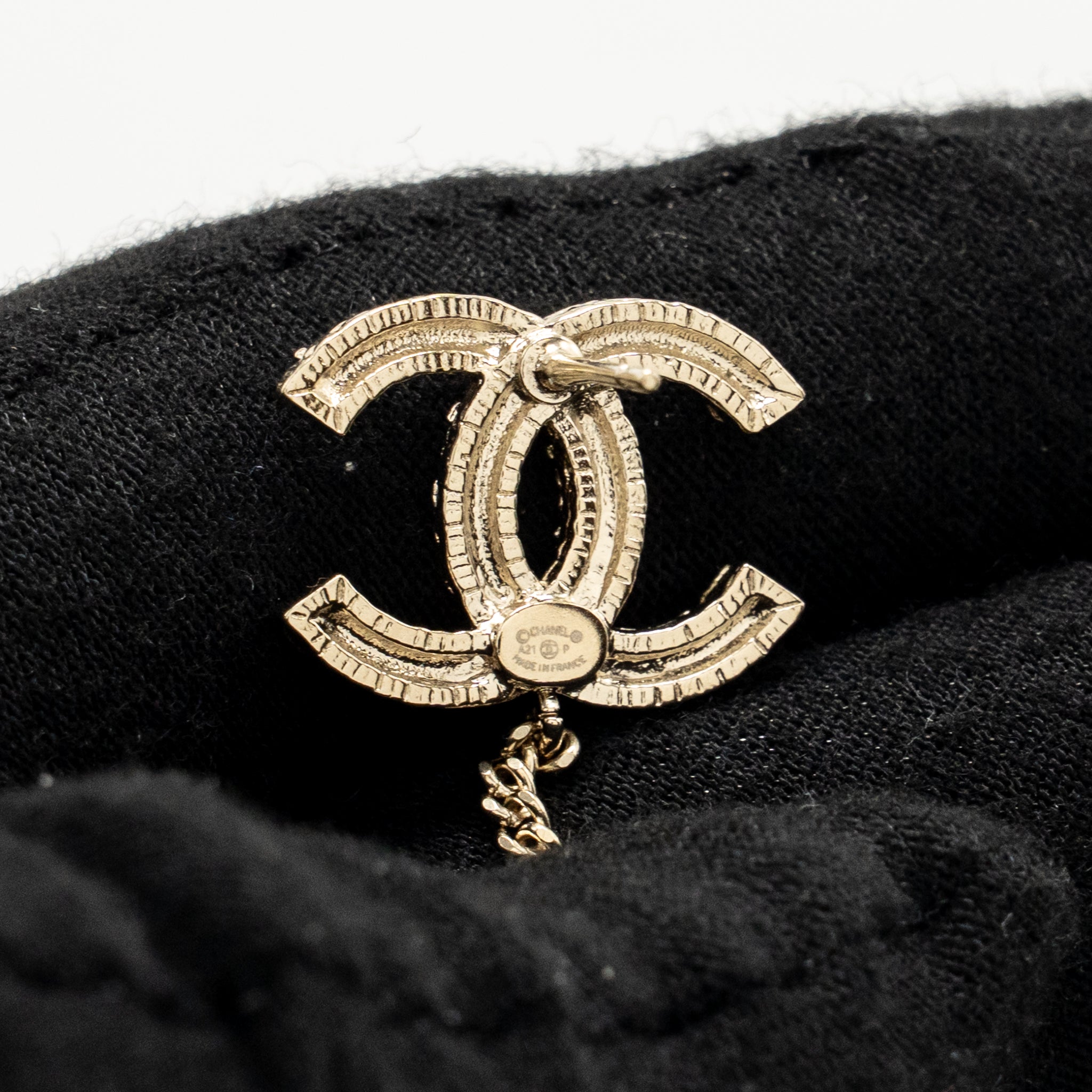 CHANEL 21P CC EARRINGS WITH EAR CUFF CRYSTAL LIGHT GOLD TONE