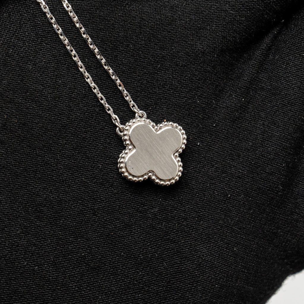 VAN CLEEF AND ARPELS 2022 HOLIDAY LIMITED VINTAGE ALHAMBRA PENDANT PORCELAIN / WHITE GOLD / DIAMOND