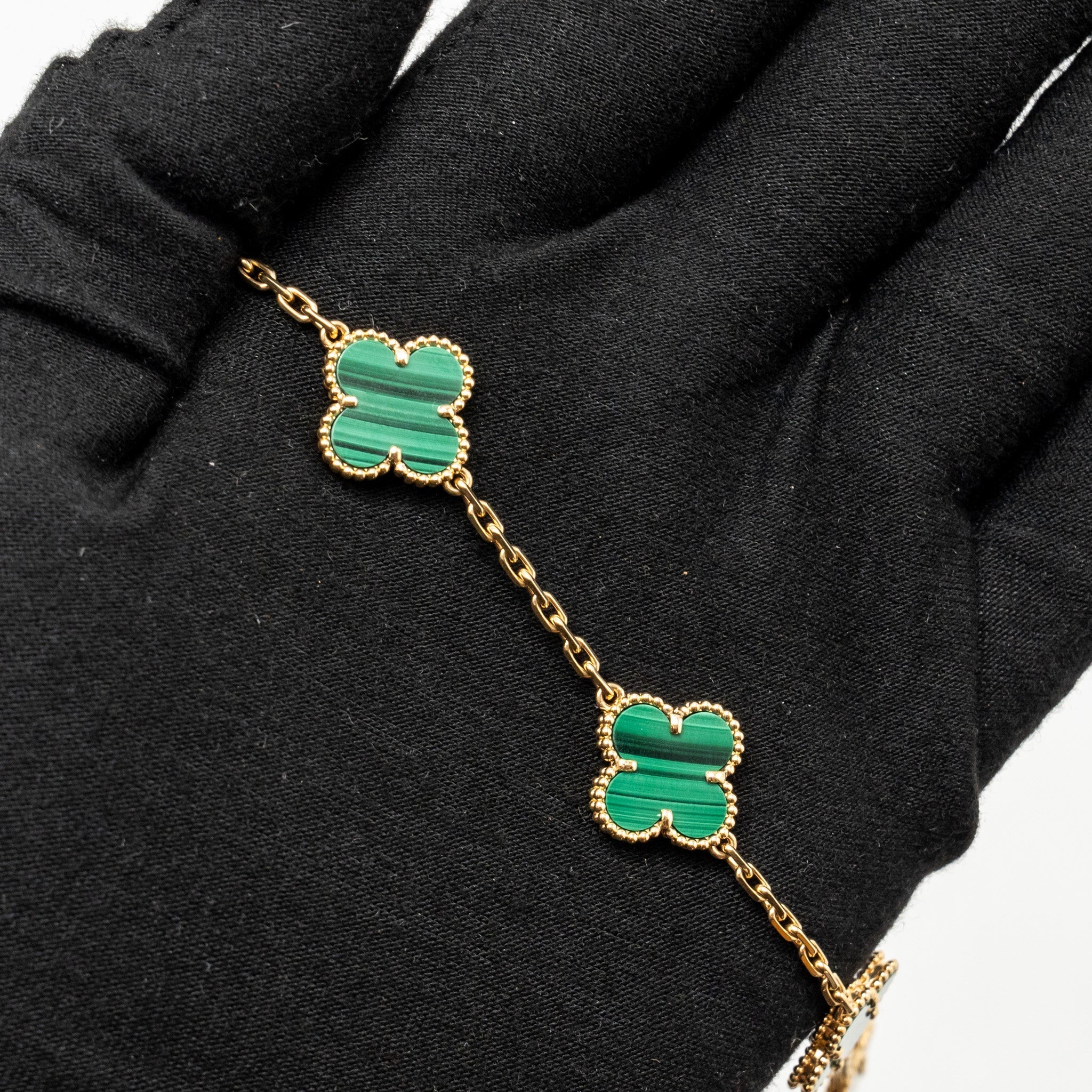 VAN CLEEF AND ARPELSS VINTAGE ALHAMBRA BRACELET 5 MOTIF, YELLOW GOLD, MALACHITE